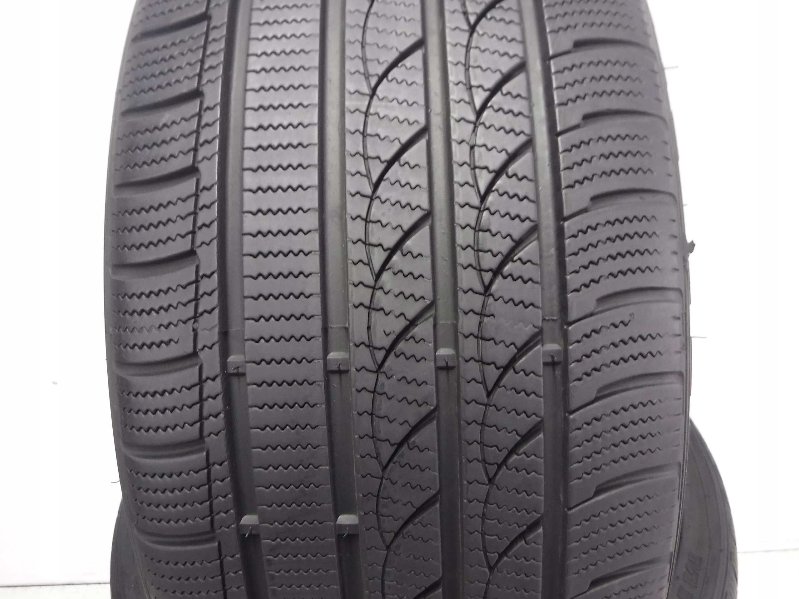 OPONY ZIMOWE MINERVA ICE-PLUS S210 255/35/19 96V M+S Model ICE-PLUS S210