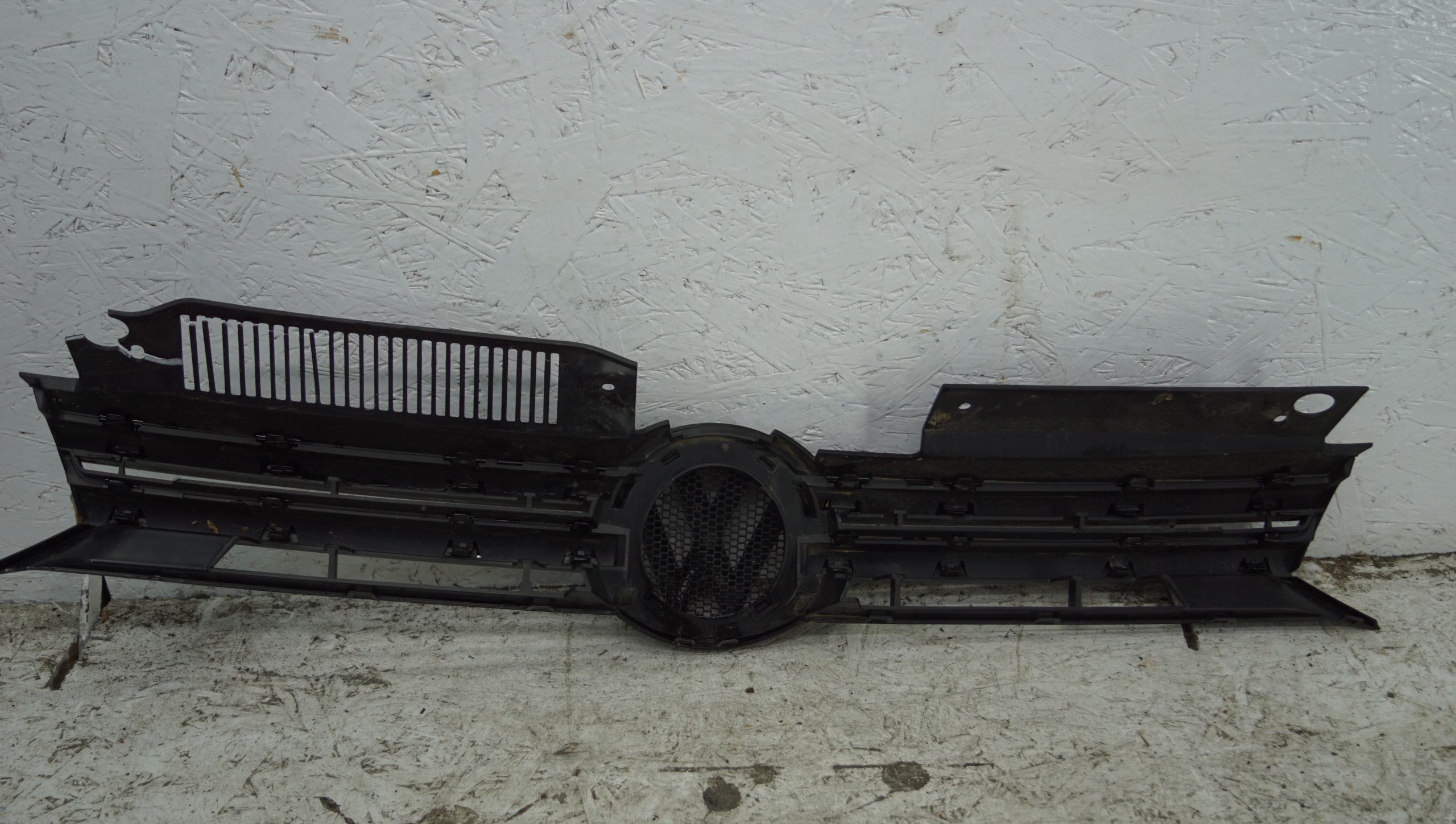 решетка радиатора vw GOLF VI 6