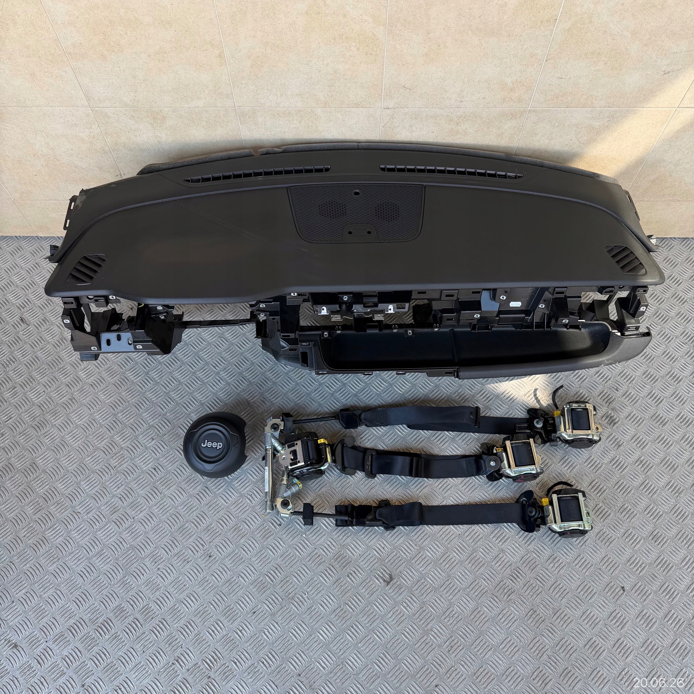 dashboard complete airbag console tension belts cockpit JEEP AVENGER 2023 ROK