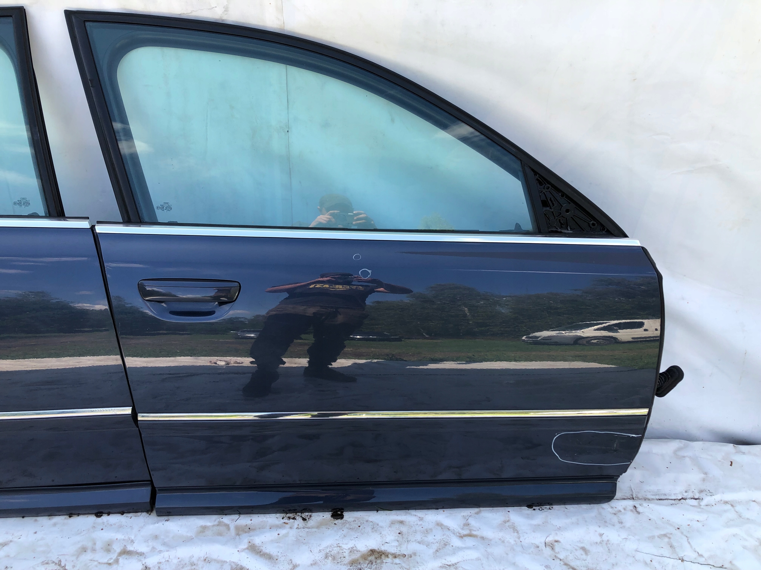 dveře pravé předek AUDI A8 D3 (LY5X) kompletní EU