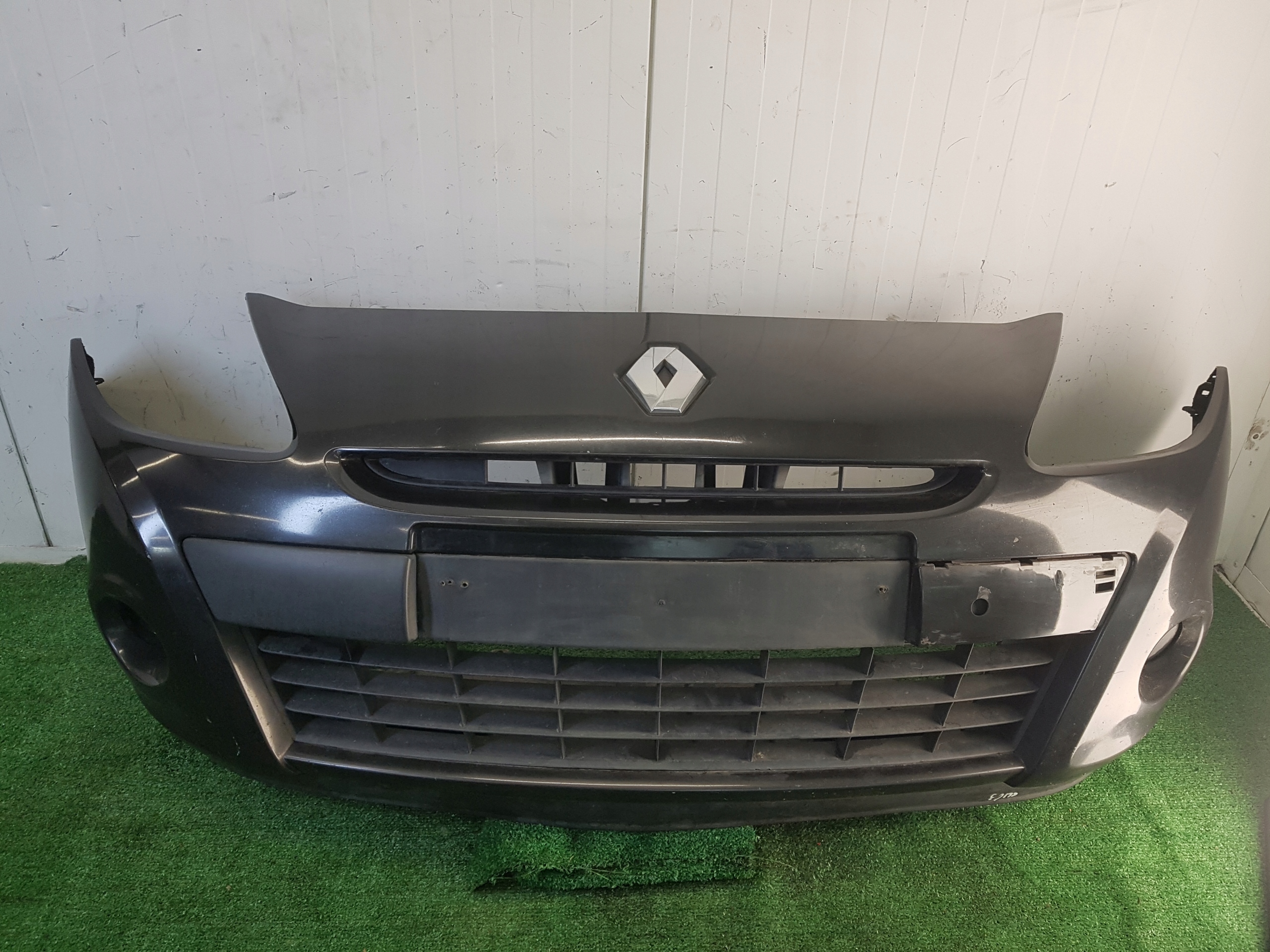 nárazník předek přední RENAULT CLIO 3 8200799930