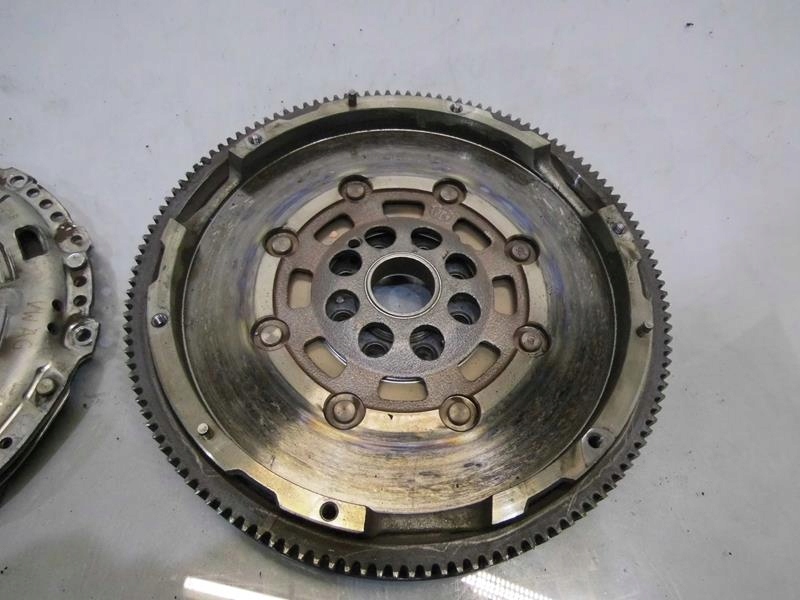 KOŁO ZAMACHOWE DOCISK VW PASSAT CC 1.8 TFSI Producent części Inny