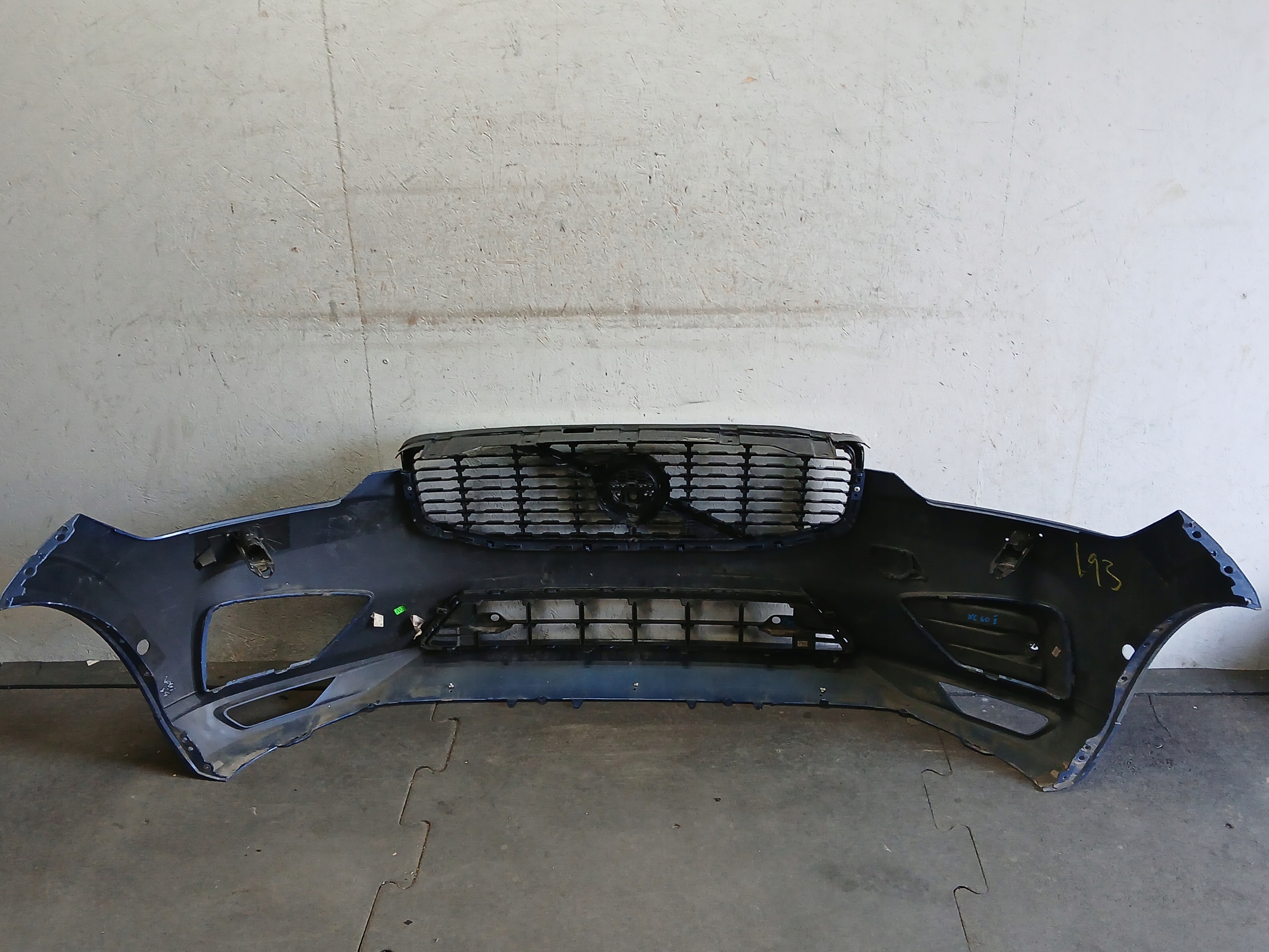 bumper front VOLVO XC60 XC-60 XC 60 II 2 R design 17