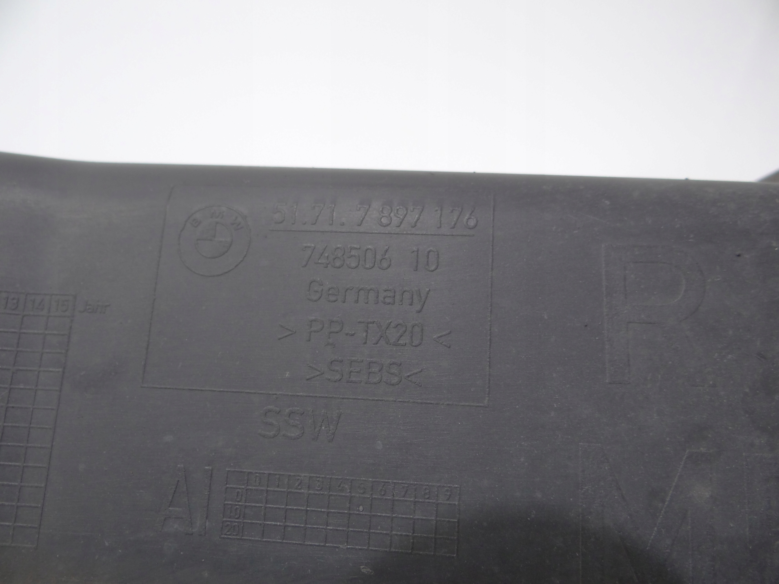 drain air right BMW E60 E61 LCI M PAKIET OE 7897176