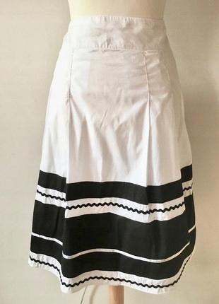 Letnia spódnica SIMPLE roz. XS Marka Simple