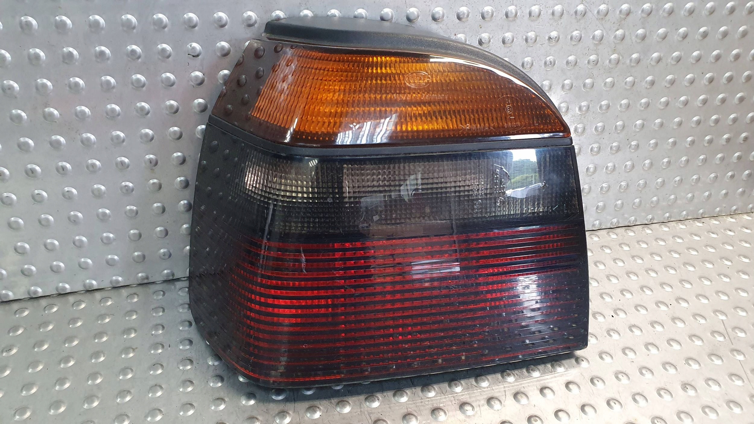 light rear part left VW GOLF III 3 1H6945111B HATCHBACK CIEMNA 91