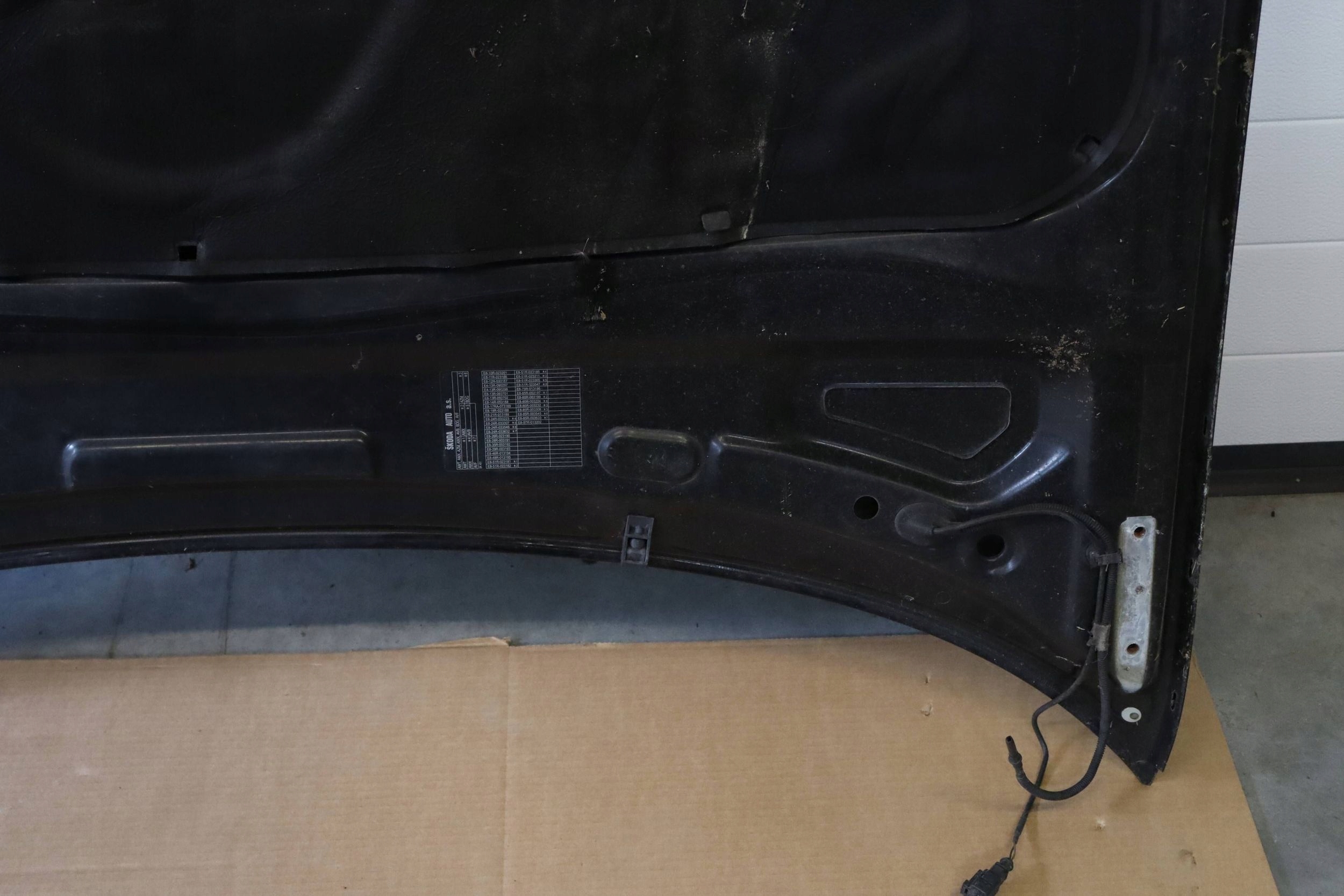 SKODA SUPERB and bonnet front front engine housing cover 9910 black