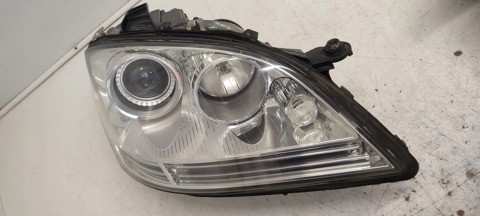 light front front right xenon positioning Mercedes W164
