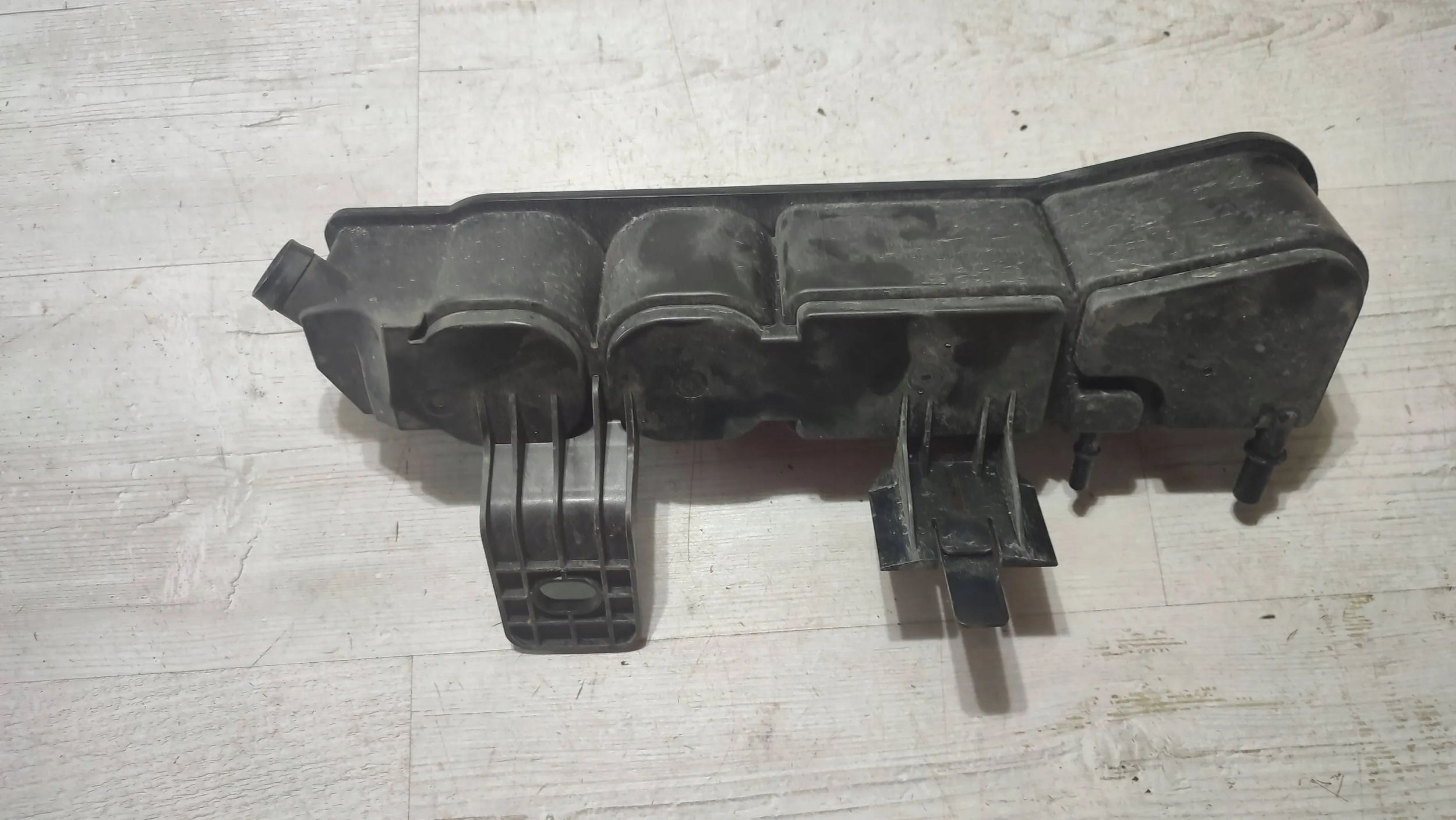 Peugeot 208 II 23r 1.2 carbon filter