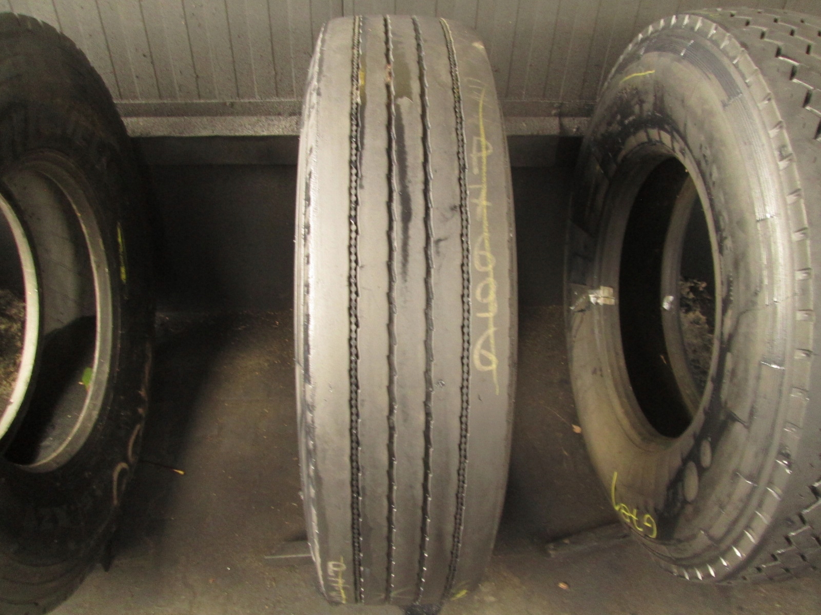 12R22, 5 Aeolus HN257 передняя шина