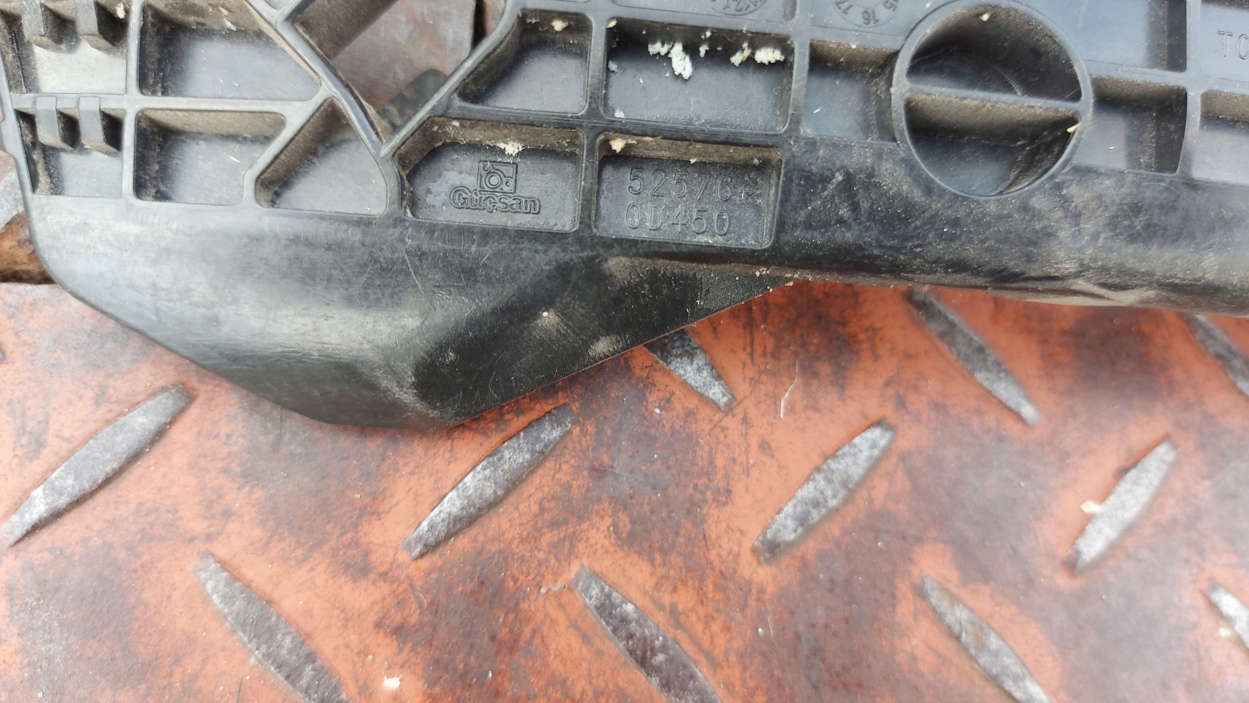 bumper bracket left rear part TOYOTA YARIS III 17- LIFT