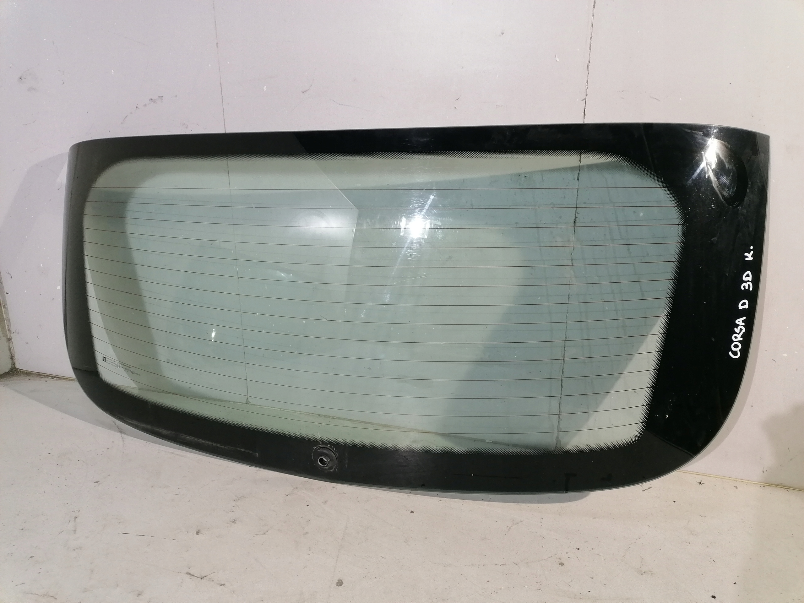 window of the rear bonnet boot OPEL CORSA D 3D