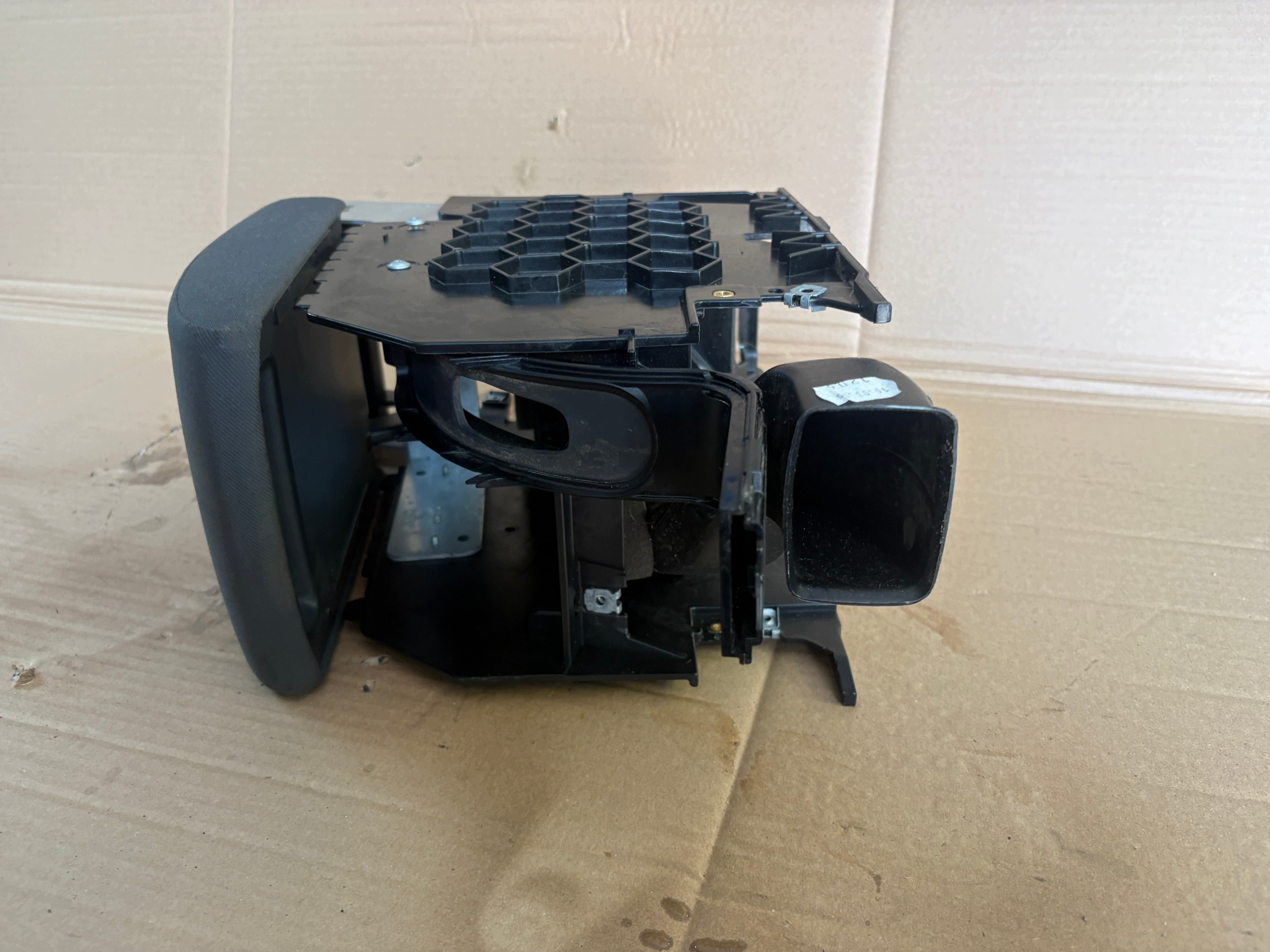 VW GOLF V plus armrest 5M0864207B