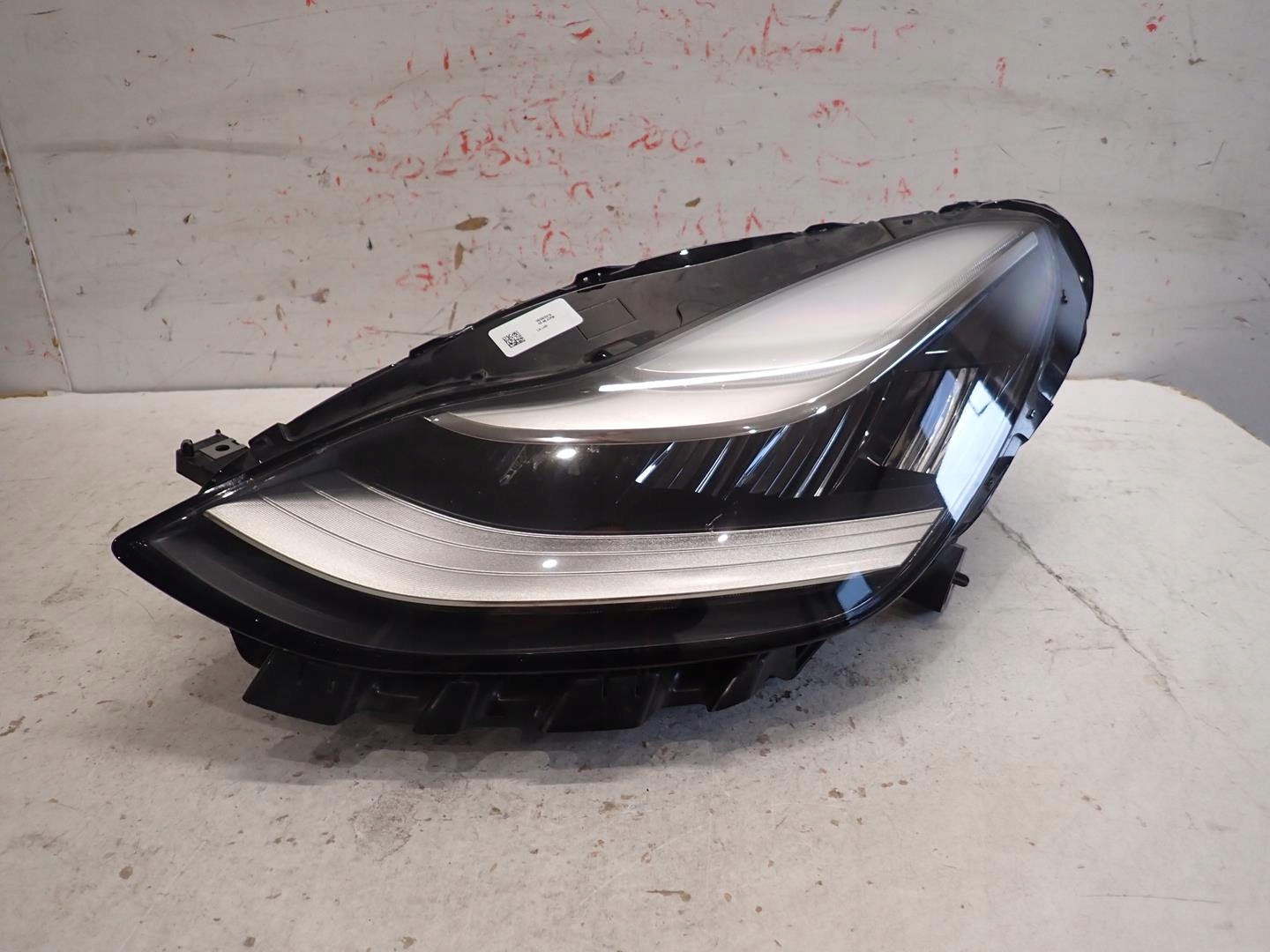 light front front left TESLA 3 2017- FULL LED 1077375-50-B