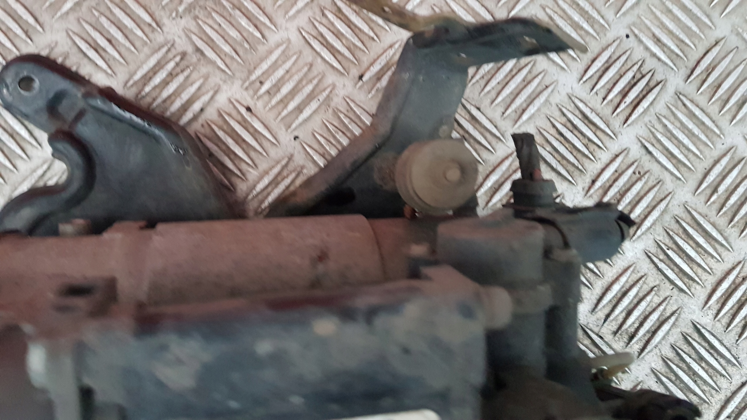 MERCEDES W211 compressor; springing WABCO 0011541
