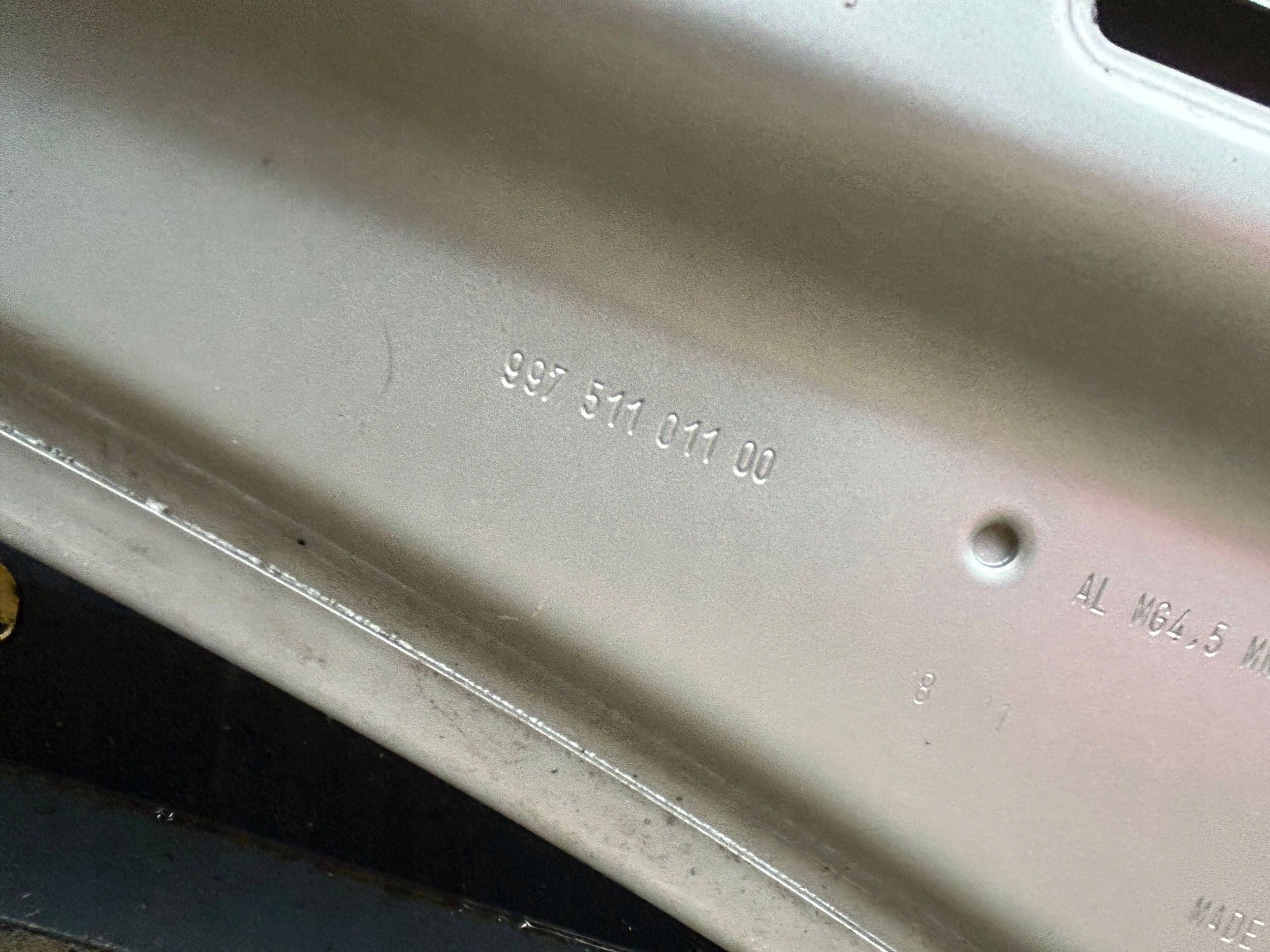 bonnet Porsche 997 99751101100 engine housing cover