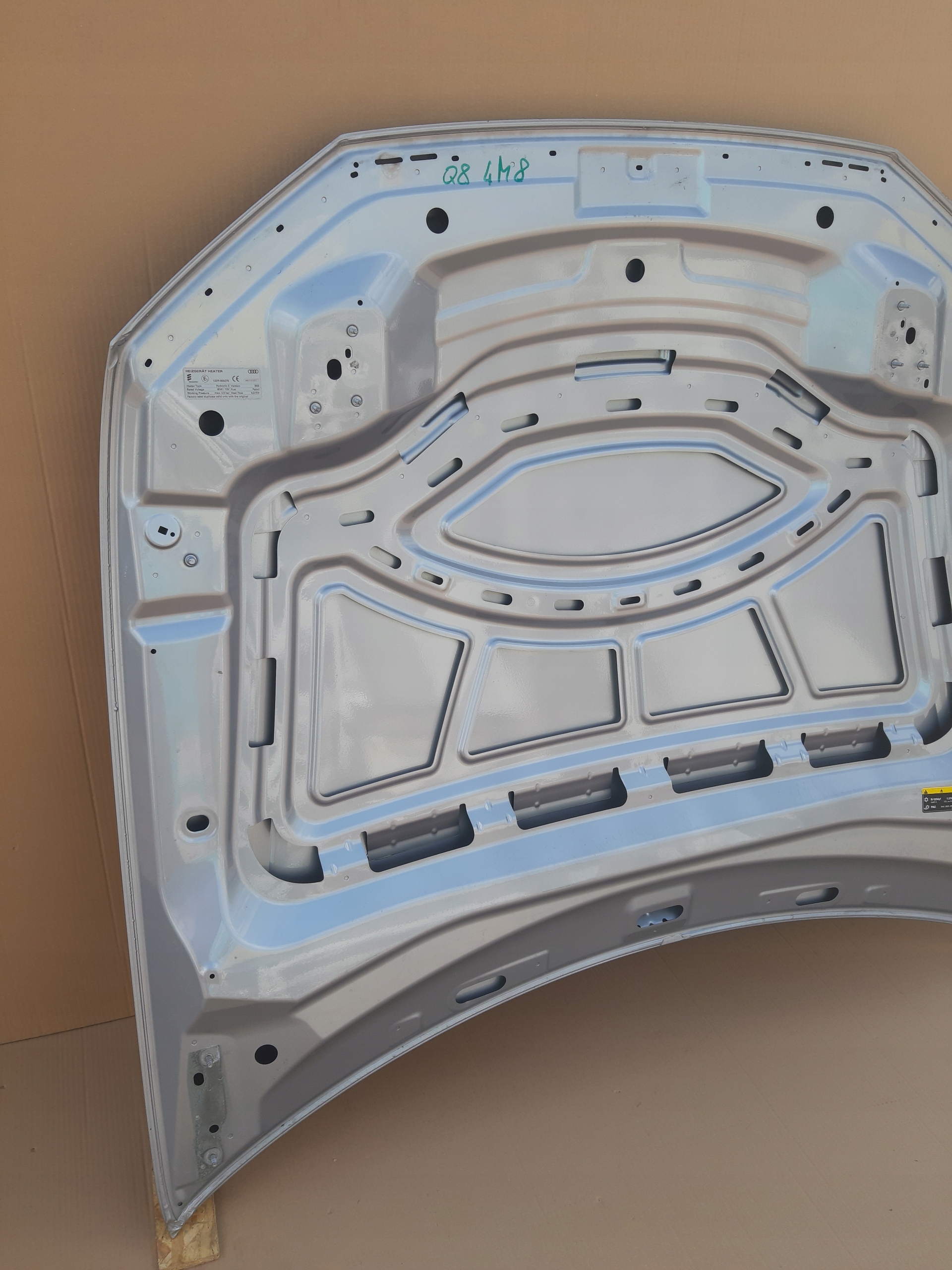 AUDI Q8 4M8 MASKA POKRYWA SILNIKA Wersja Europejska