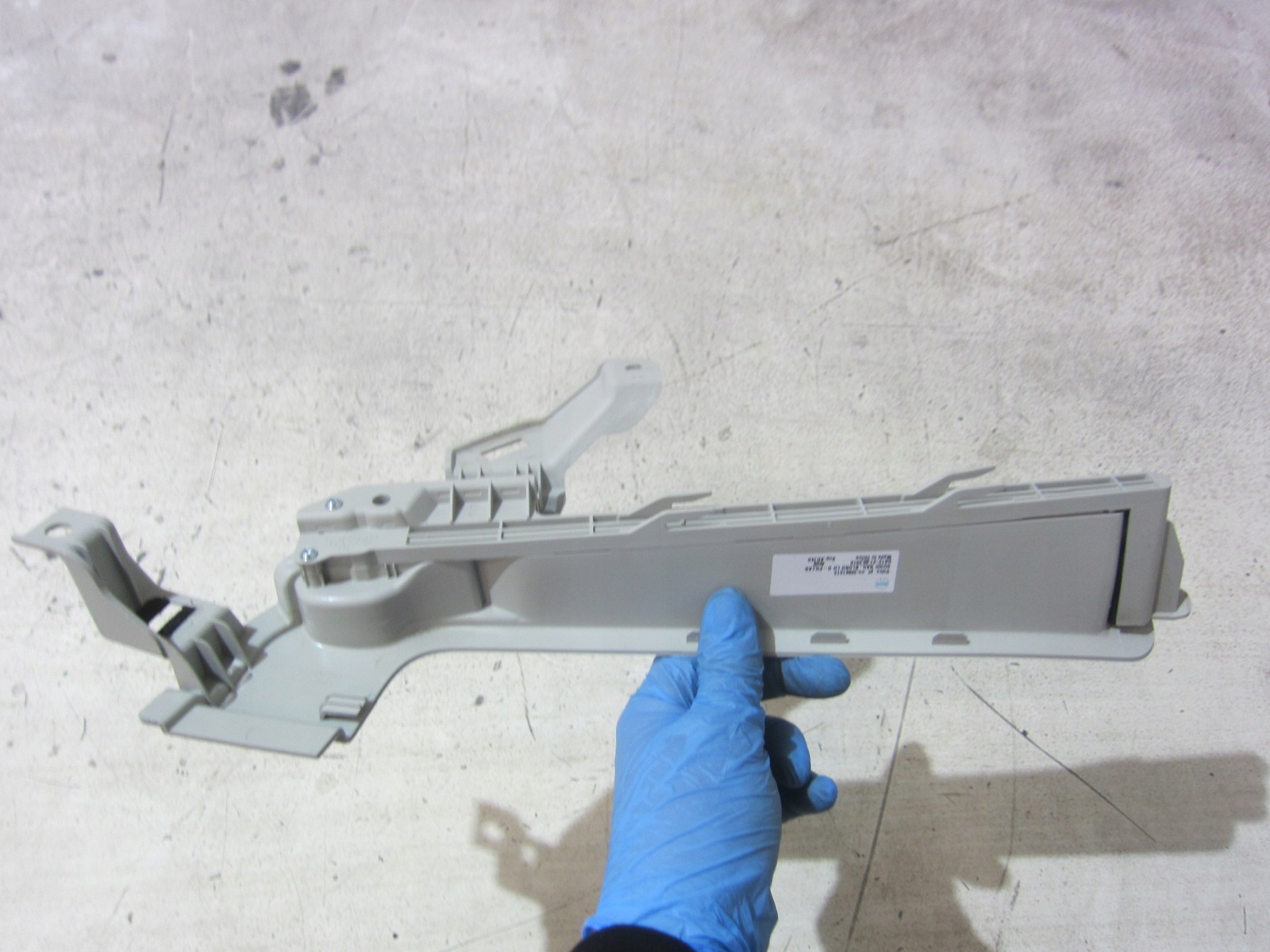 VOLVO XC60 II XC 60 left rail PROWADZACA ROLETY boot support 39841513