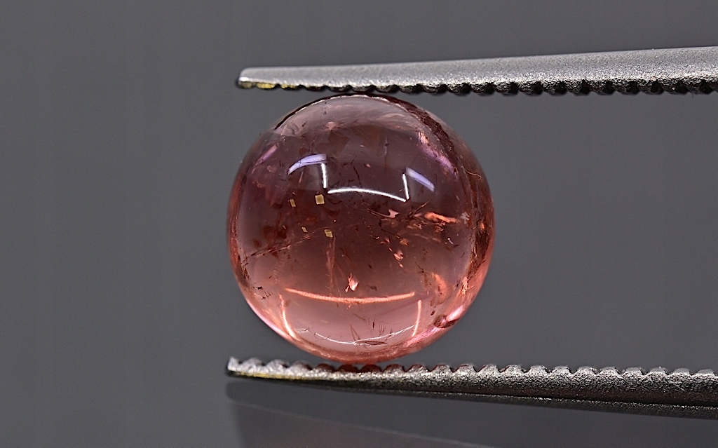 Turmalín kulatý kabošon fi 7,3 mm