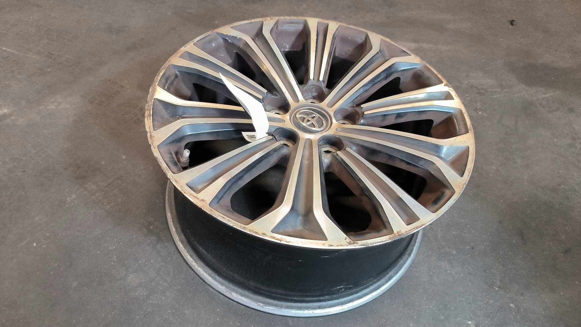 disk hliníkový 17 5x114.3 42611-02R30 TOYOTA COROLLA E21