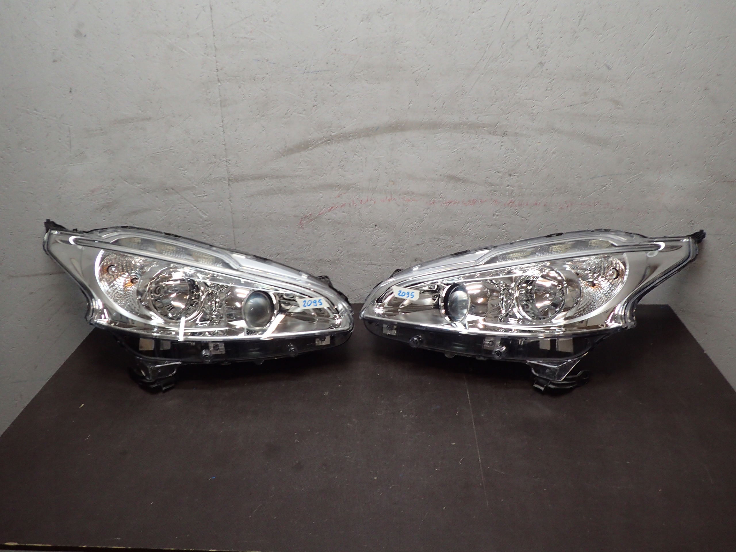 LIGHT LIGHTS FRONT PEUGEOT 208 LED LENS