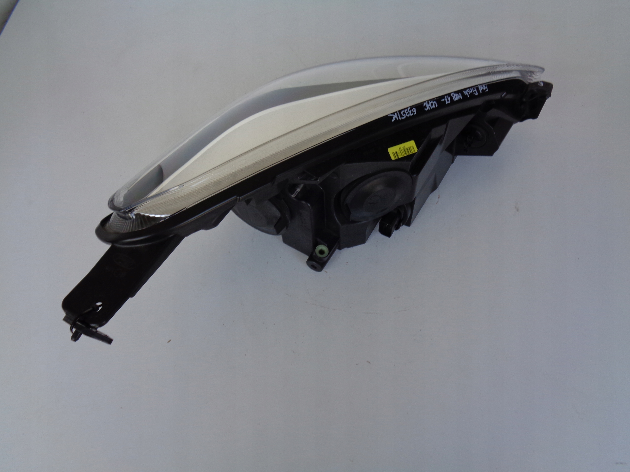 light left REFLEKTOR FORD FIESTA MK8 17