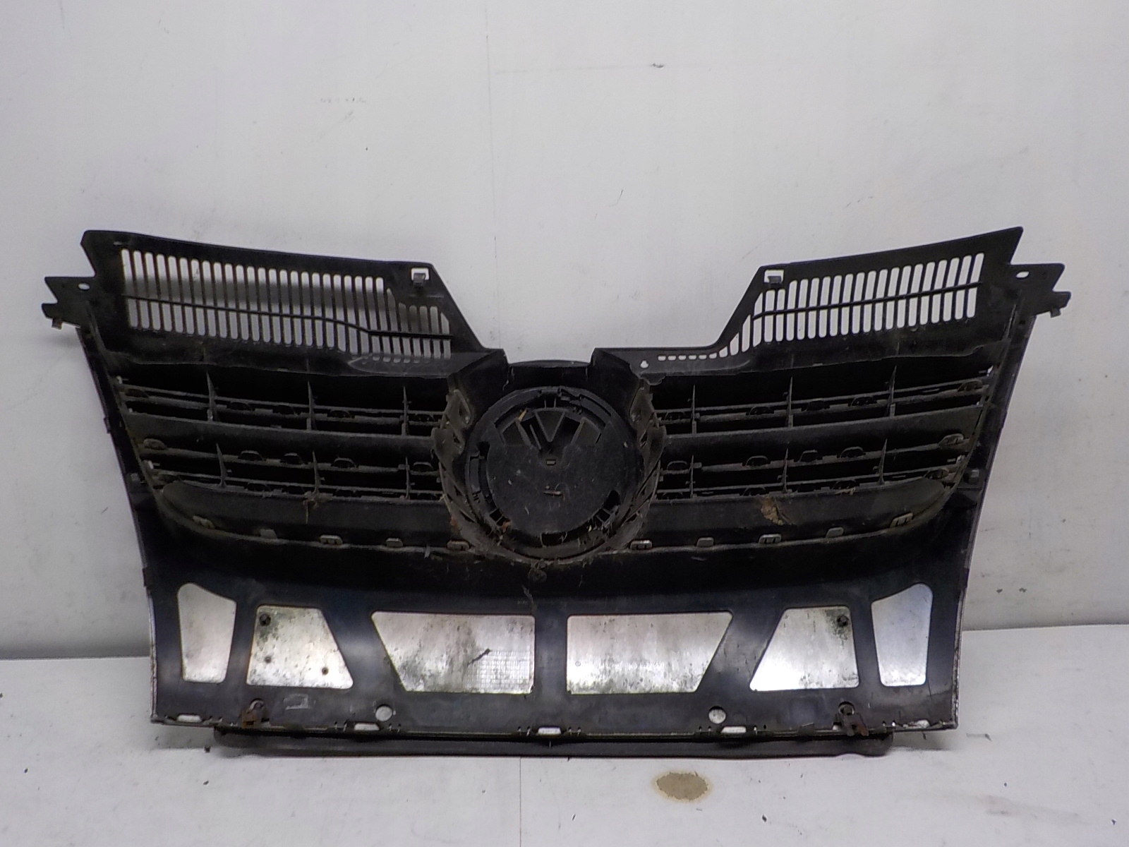 VW GOLF V KOMBI JETTA grill grille radiator