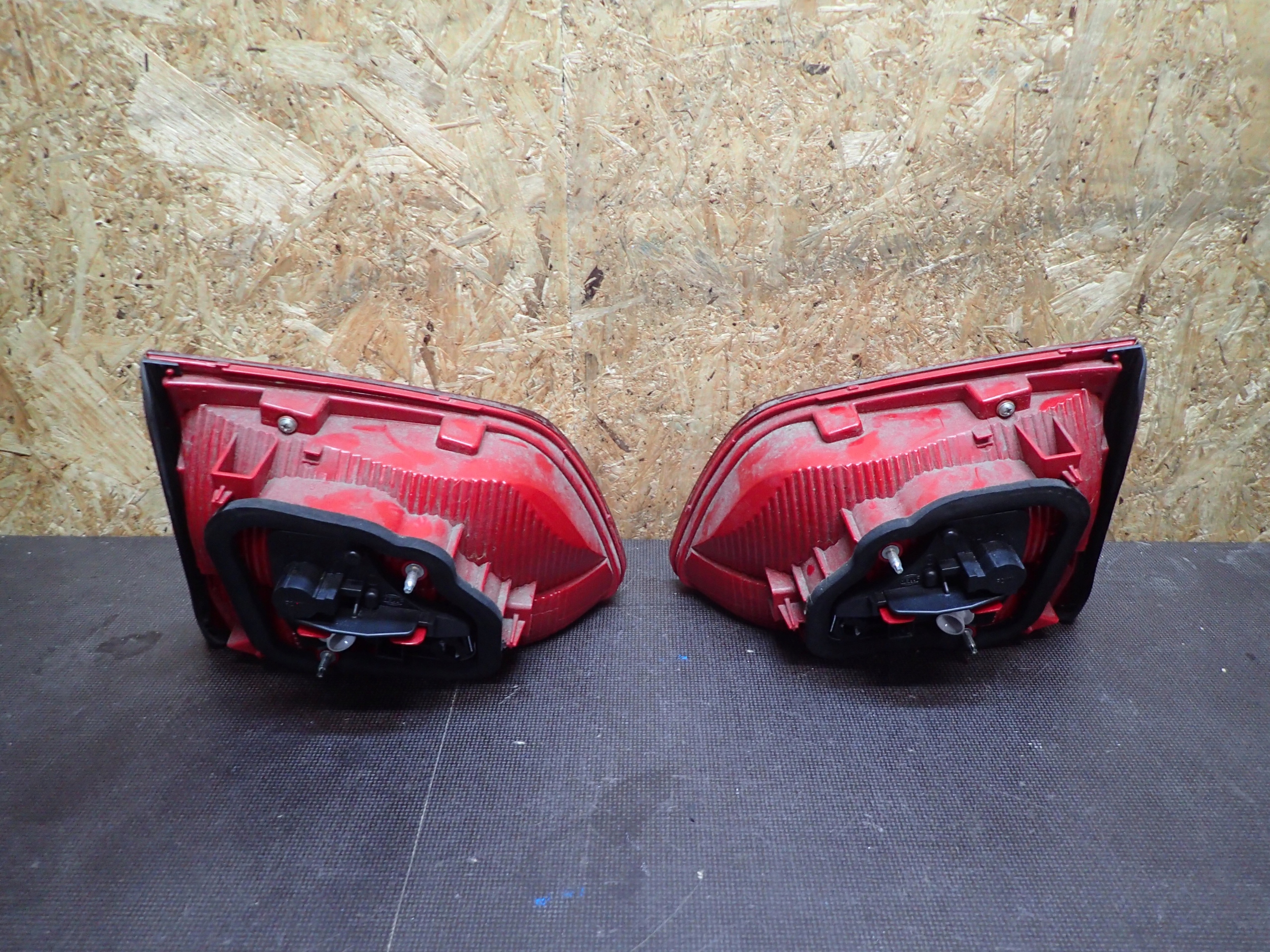 LICHT HECK LINKS ODER RECHTS VW TOURAN 10-15