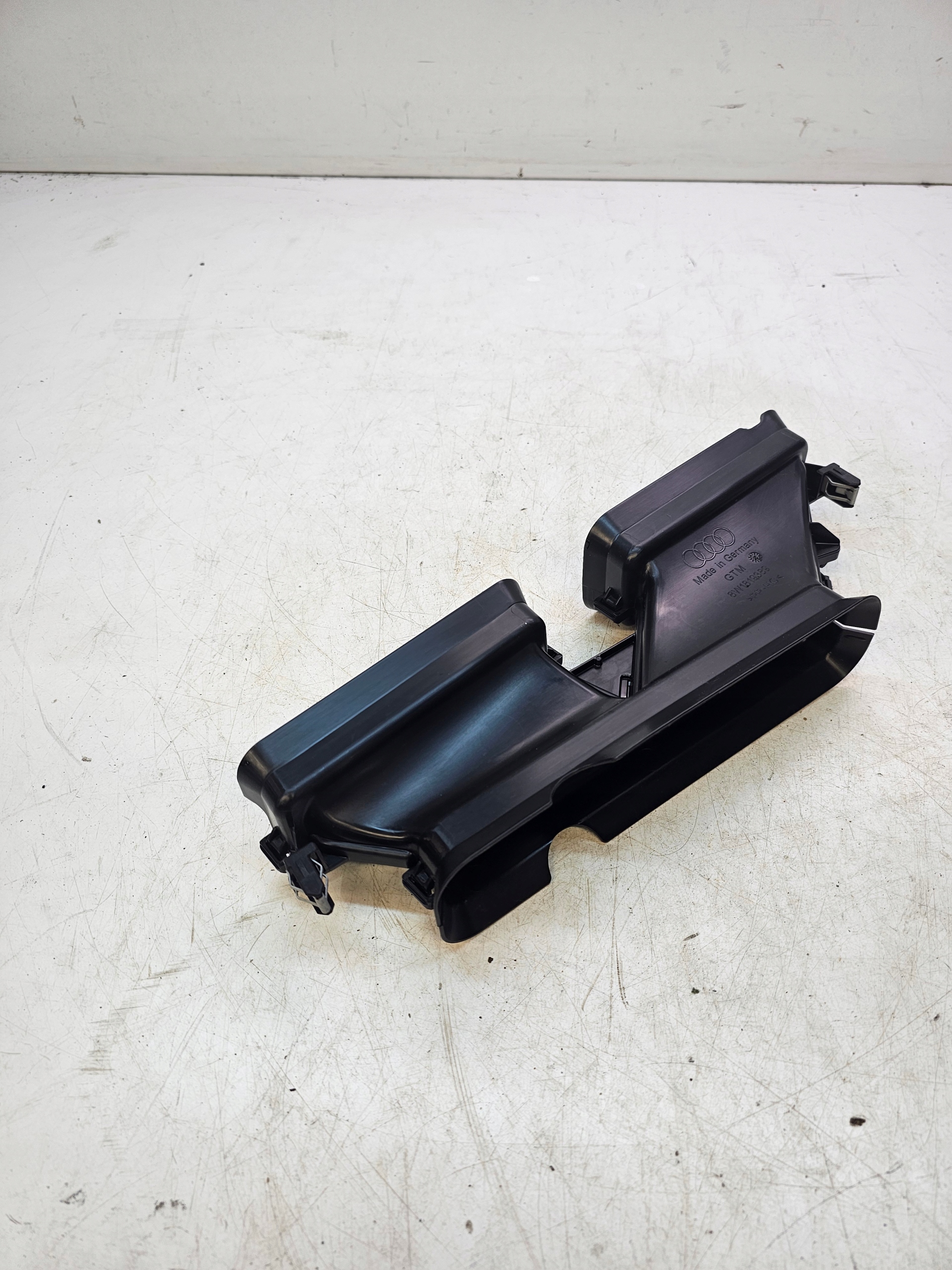 drain TUNEL POWIETRZNY AUDI A4 B9 8W1819389