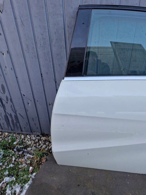 MERCEDES-BENZ A-KLASA W176 DRZWI LEWY TYŁ TYLNE Typ samochodu Samochody osobowe