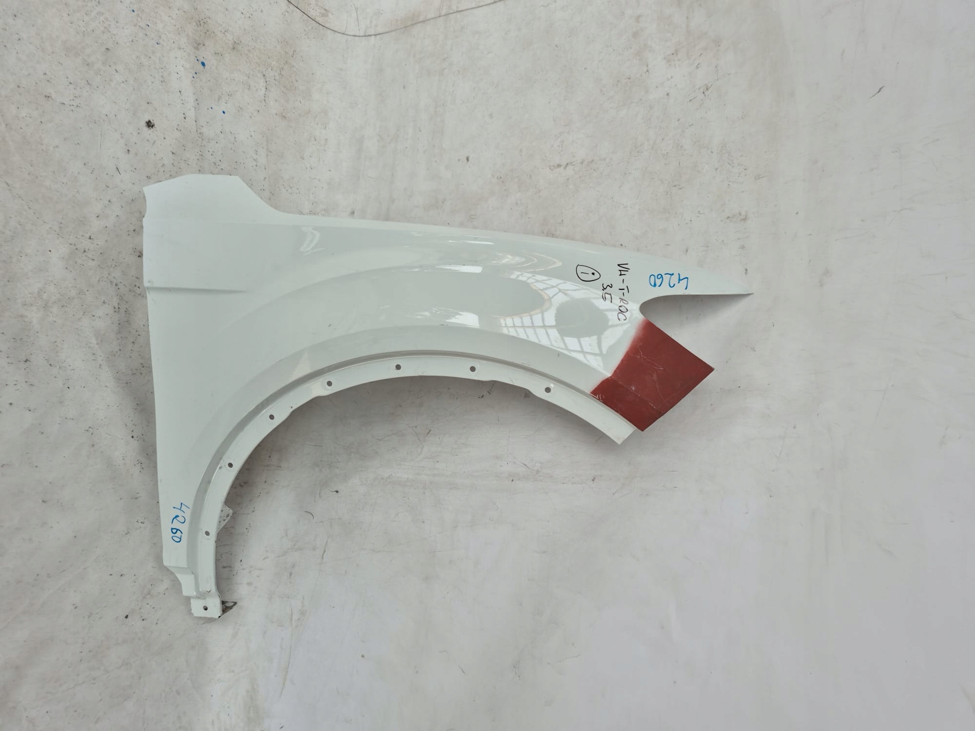 VW T-ROC and 1 17-25 fender front front right