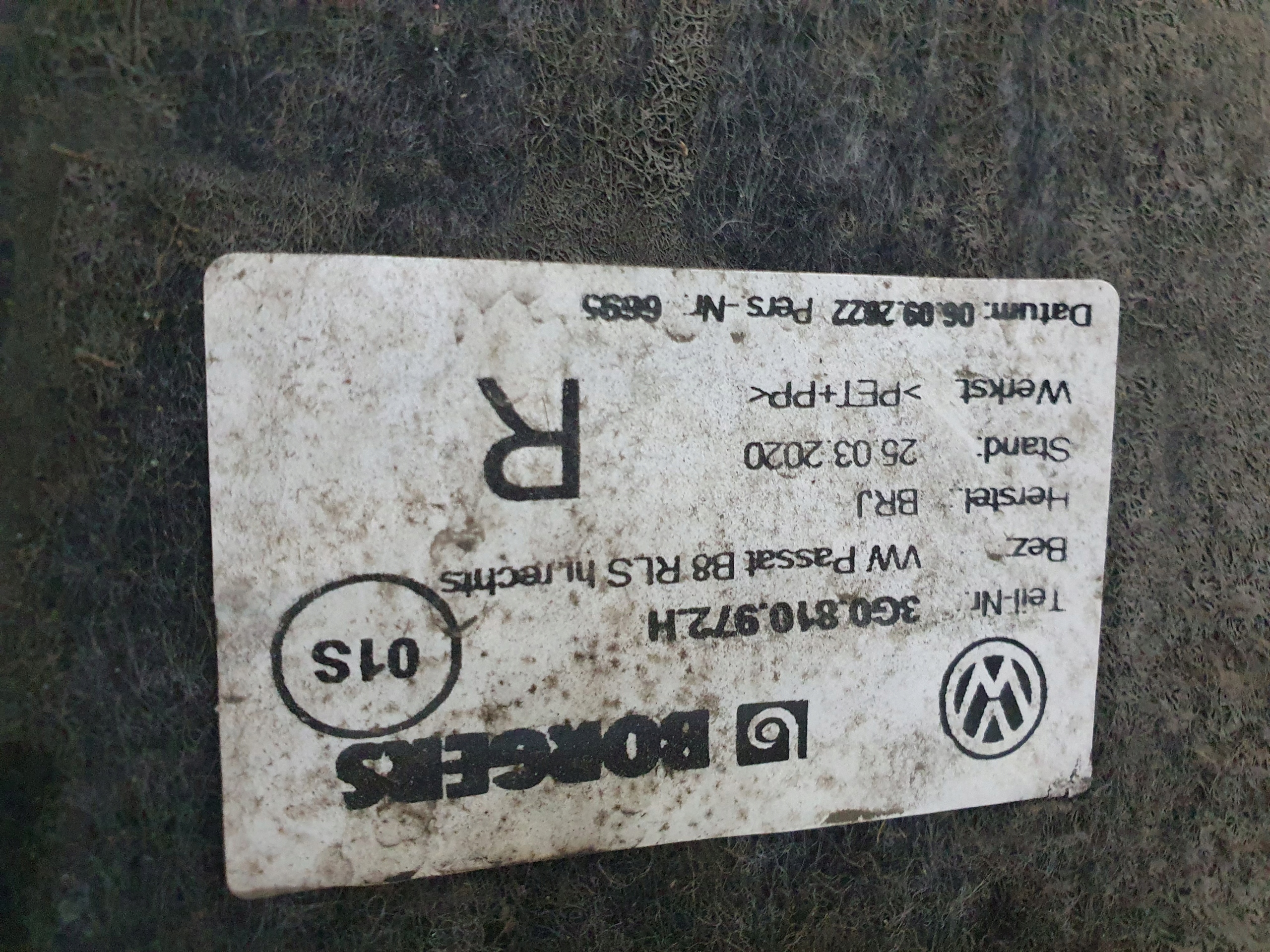 VW passat B8 kombi mudguard right rear part 3G0810972H
