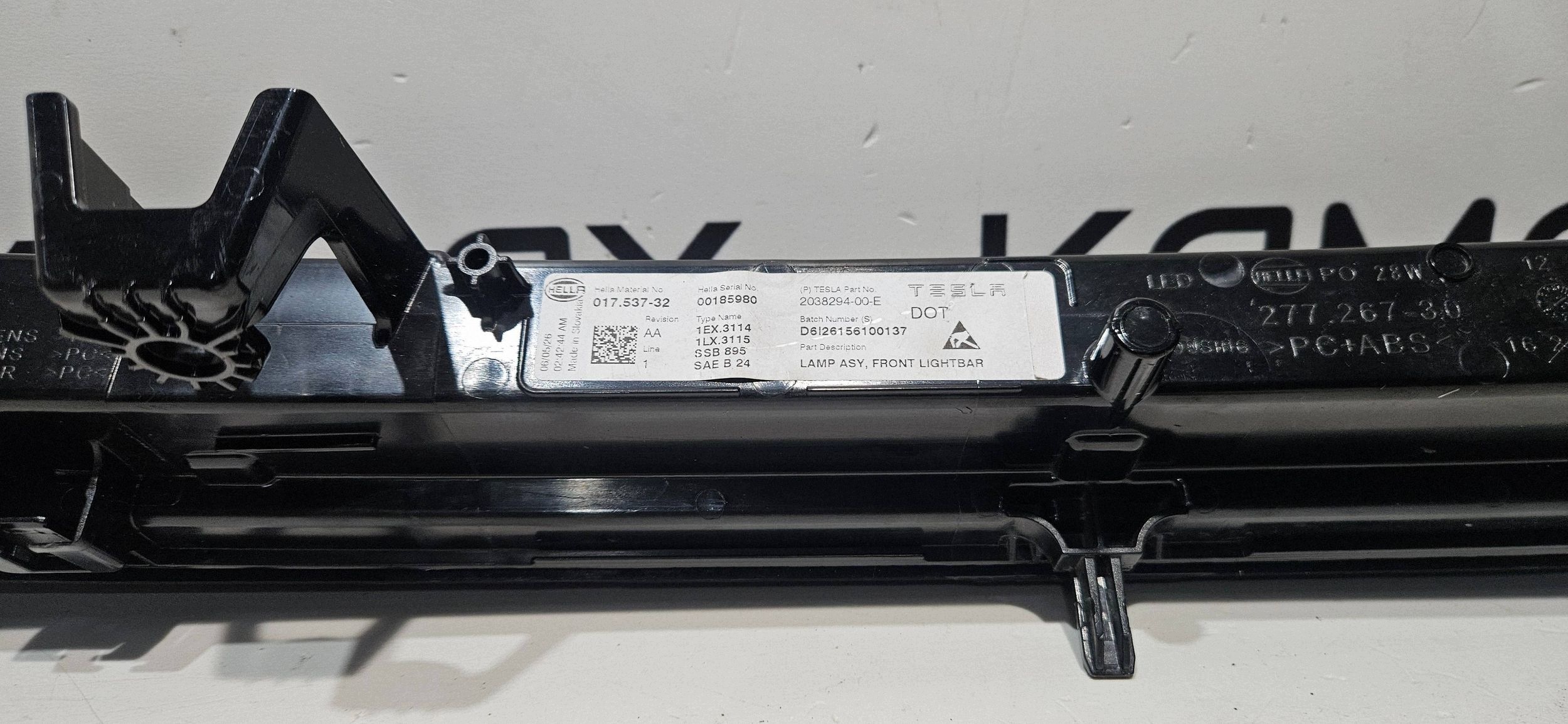 light front central DRL LED TESLA Y LIFT JUNIPER 25- original 203829400E