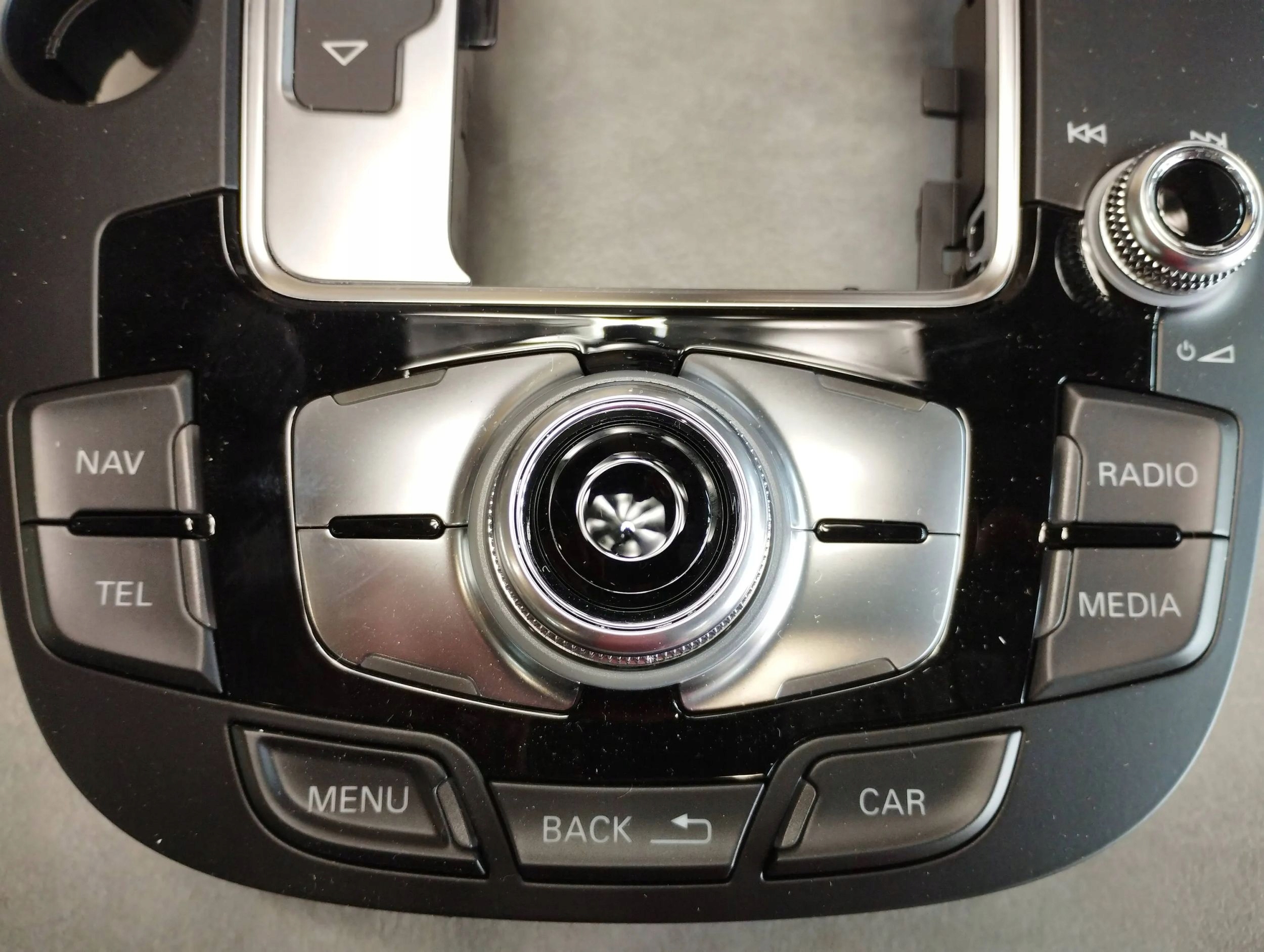 Audi A5 Sportback 8TA PANEL MMI 8T0919611L