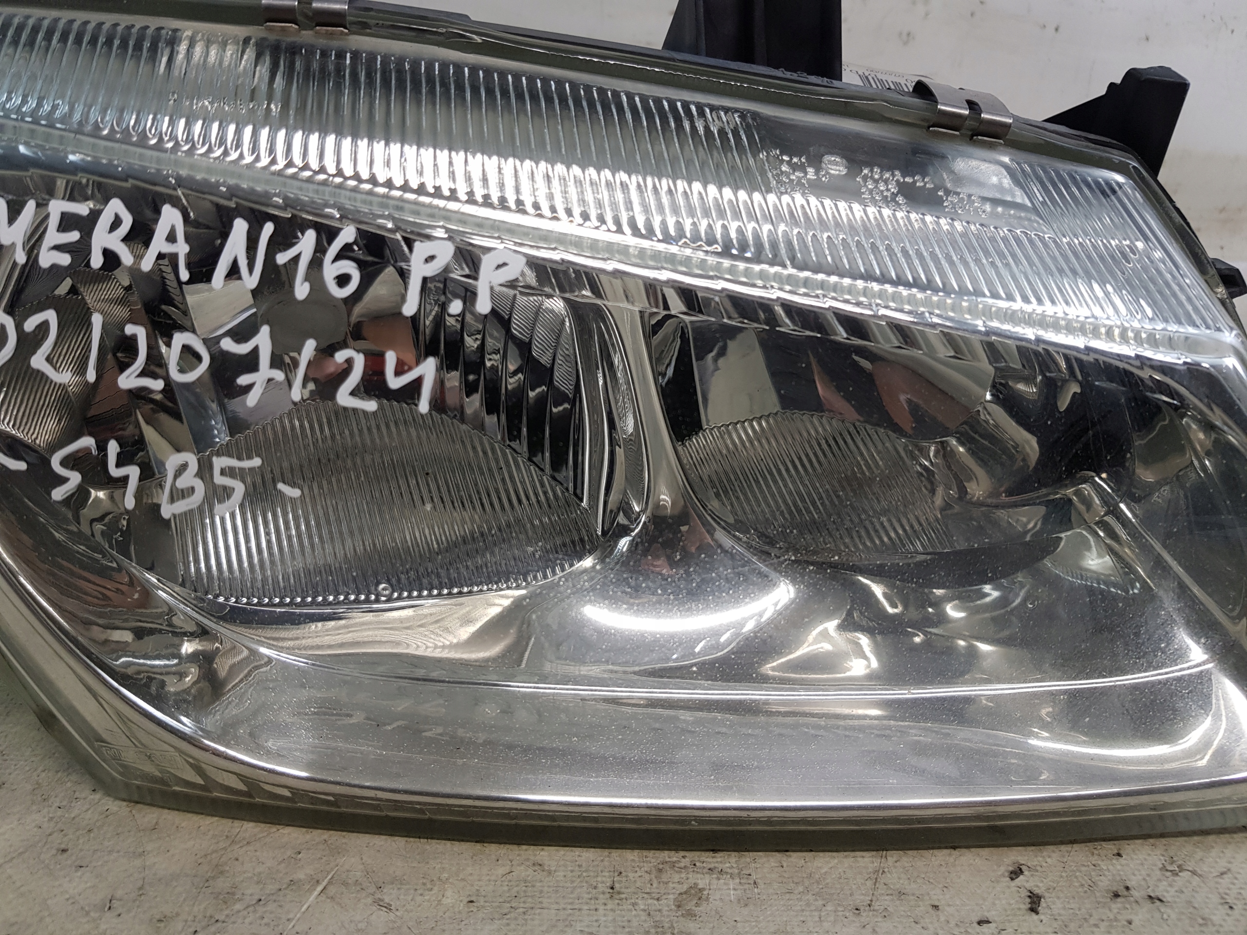 light right front NISSAN ALMERA N16 89003330