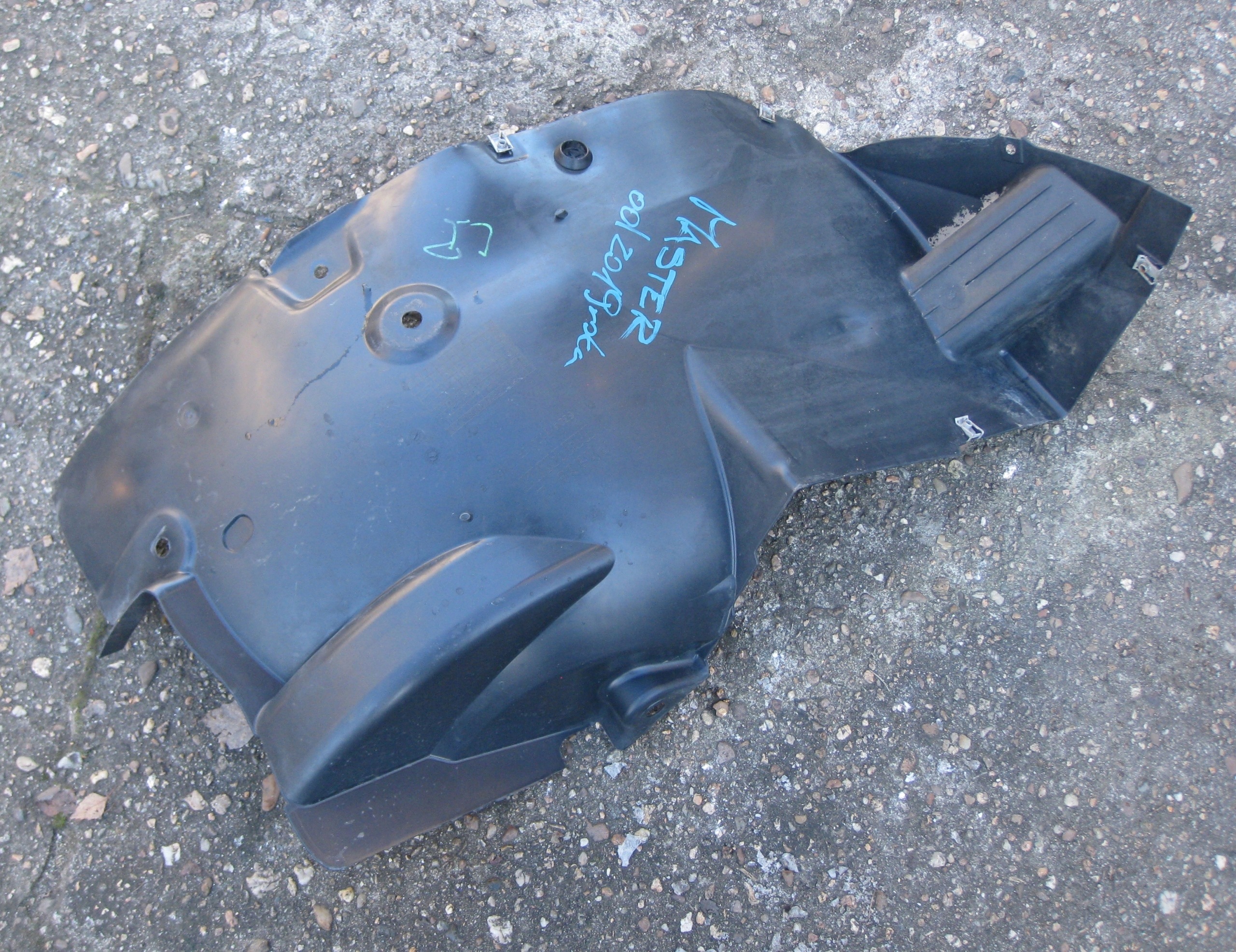 RENAULT MASTER III LIFT mudguard front left 638411709R front part
