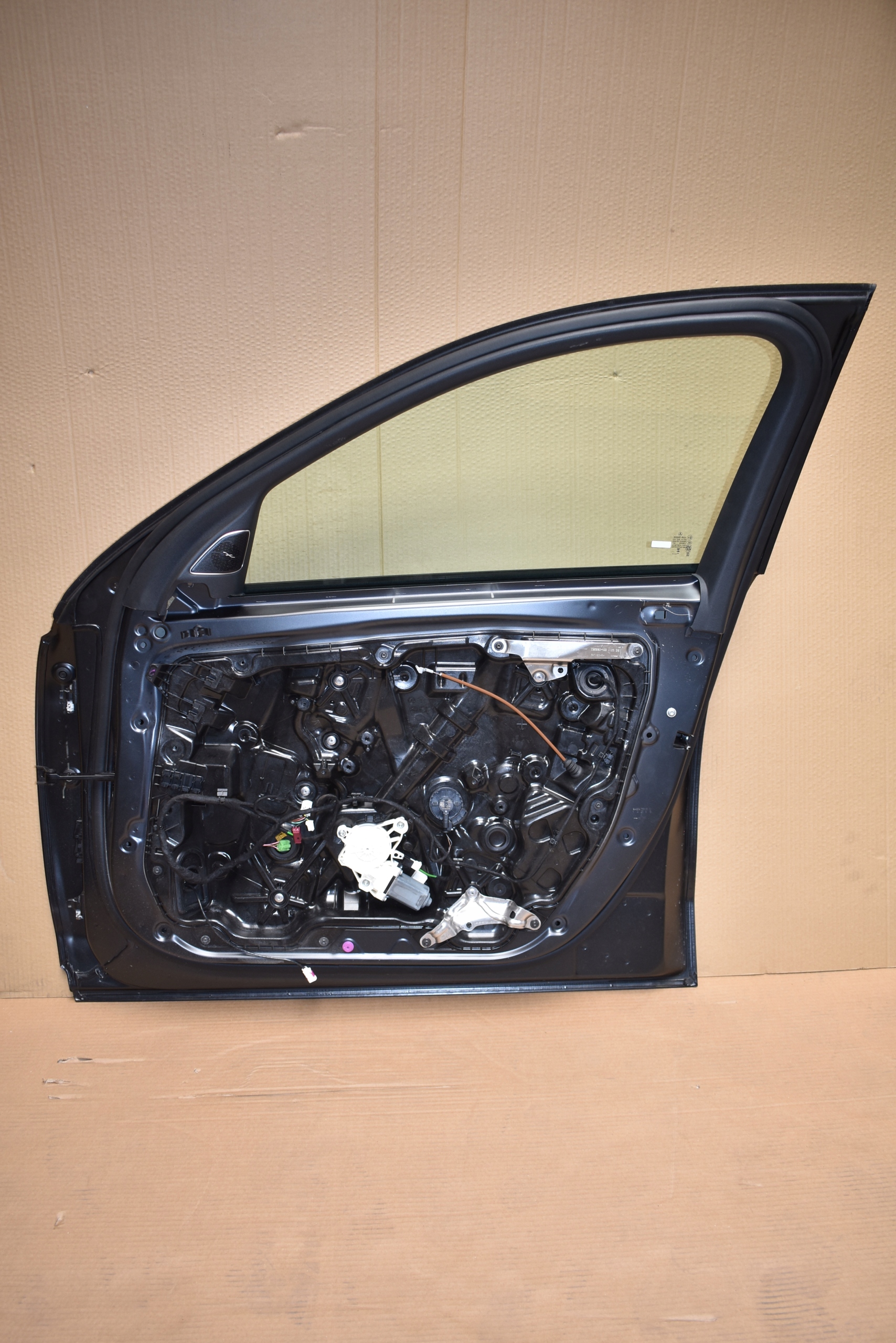 IDEALNE door front front right W colour 818 MERCEDES W206 1