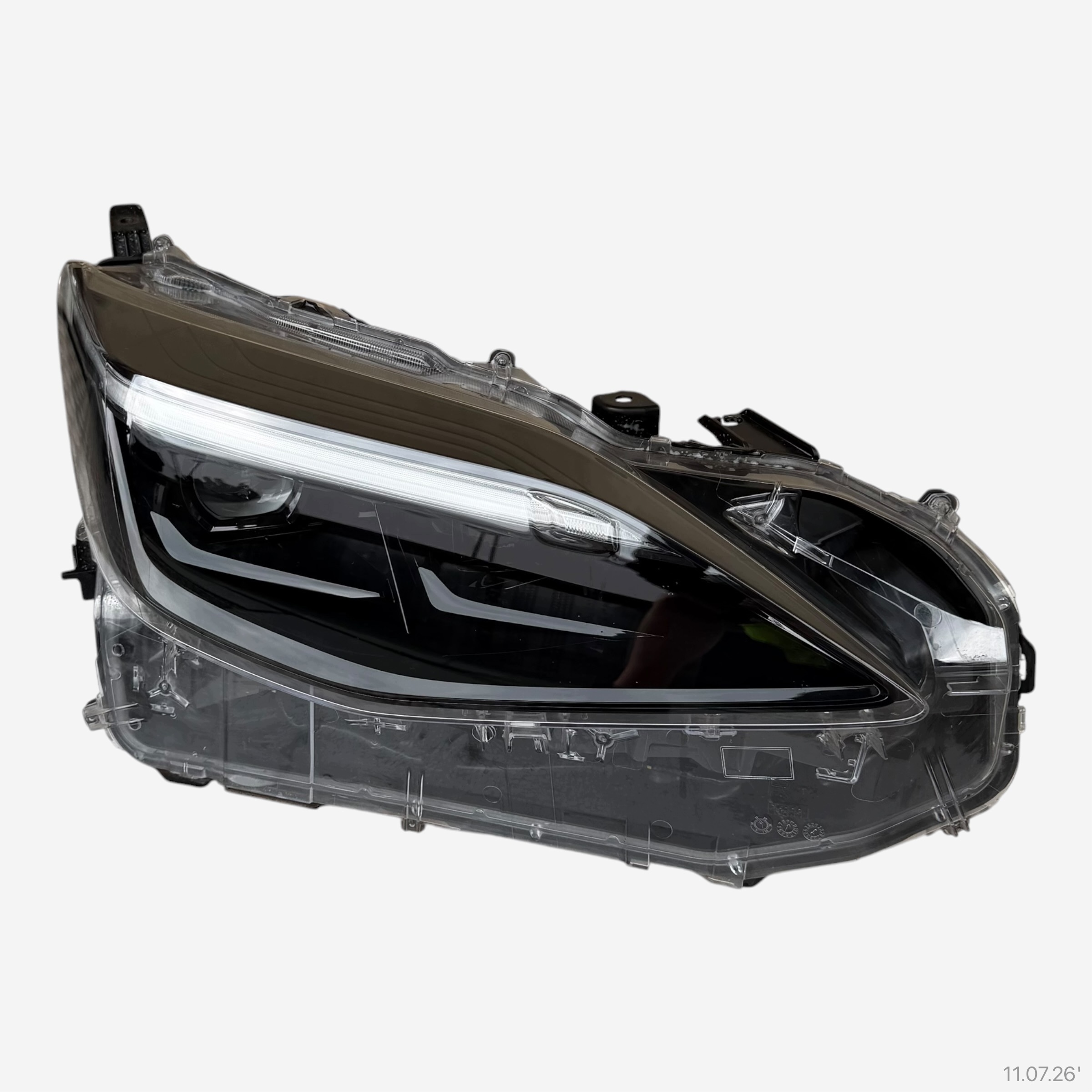 light front right TOYOTA YARIS CROSS 2023 ROK FULL LED
