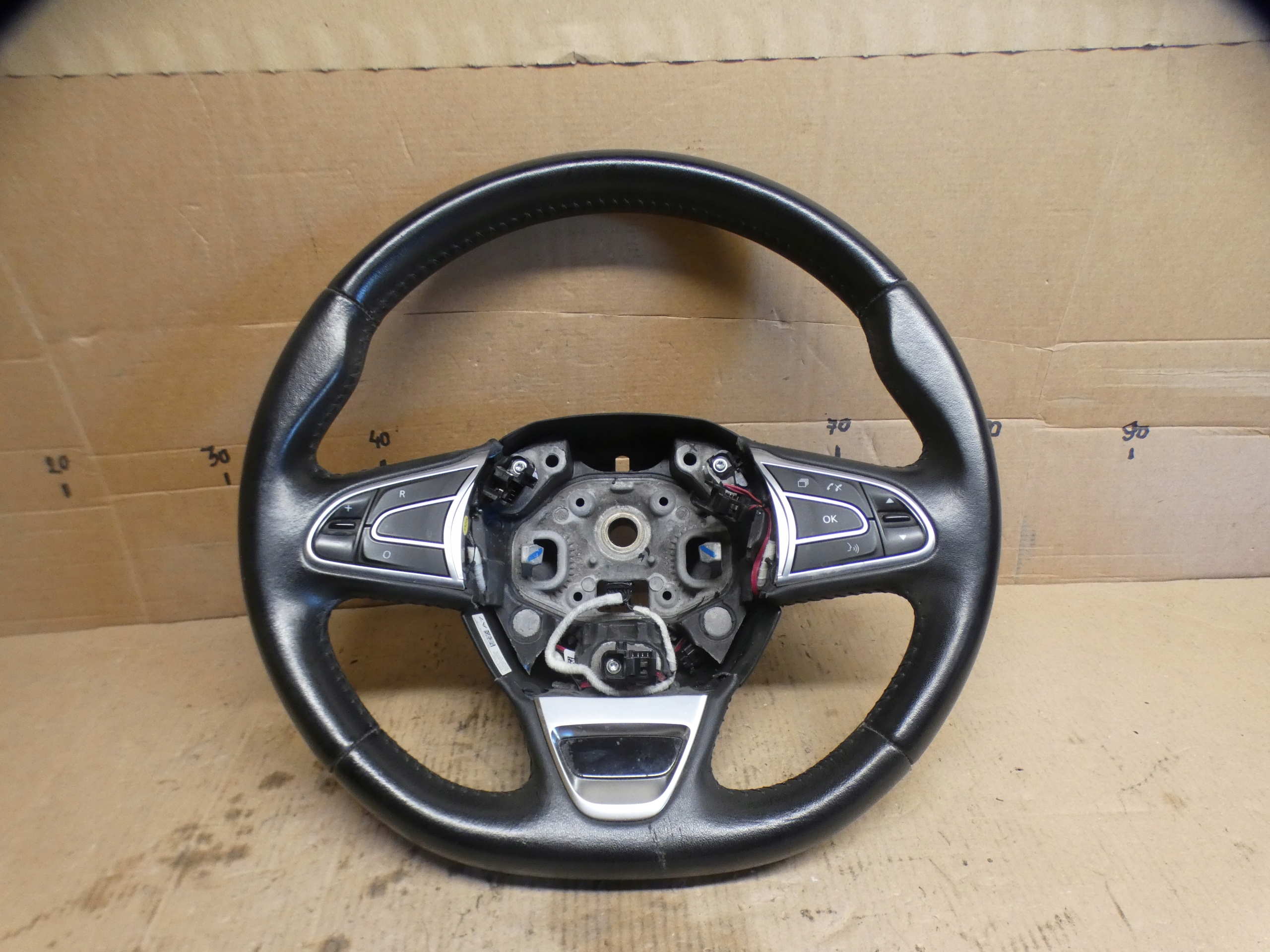 lenkrad RENAULT MEGANE IV 484005825R 16-20