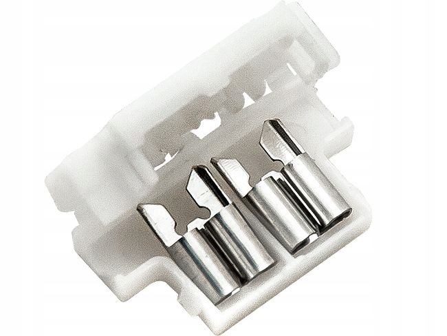 Gniazdo bezpiecznika samochodowego składane