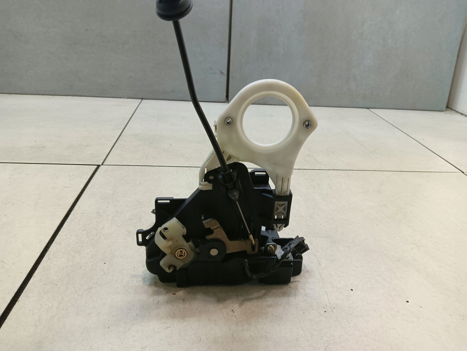 lock left front SEAT CORDOBA III 1.2