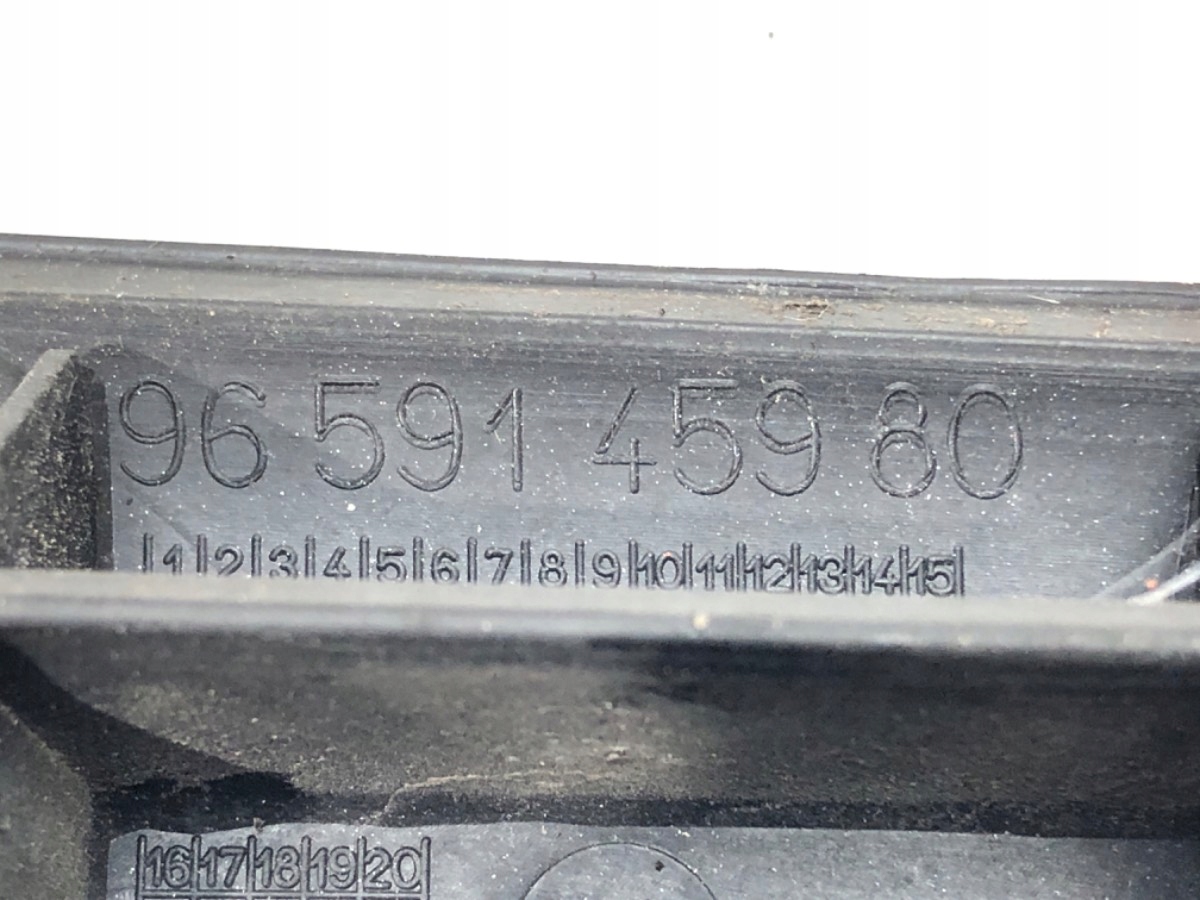 LISTWA ZGARNIAJĄCA PRZÓD LEWA CITROEN C5 III 08-22 Producent części OEM