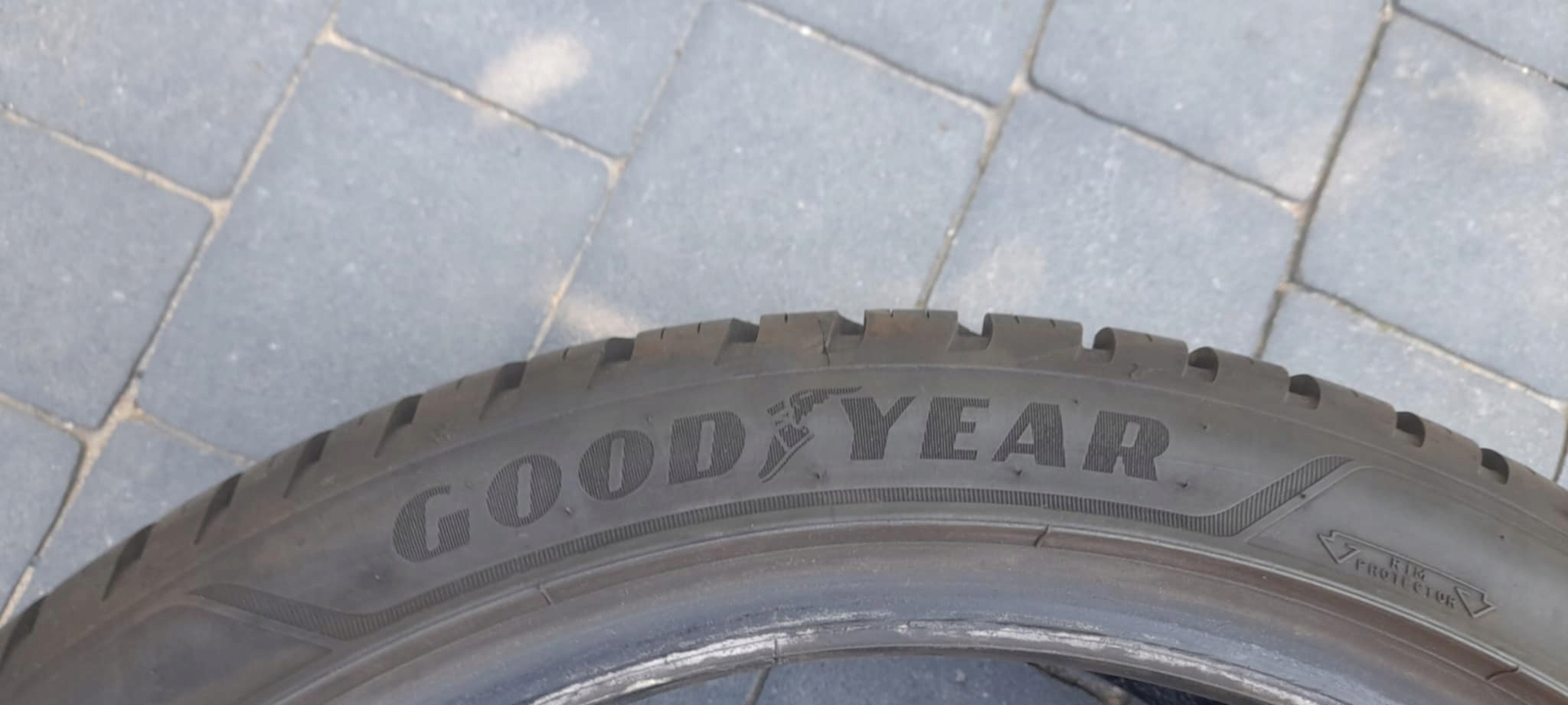 GOODYEAR VECTOR 4SEASONS 225/40R18 92Y