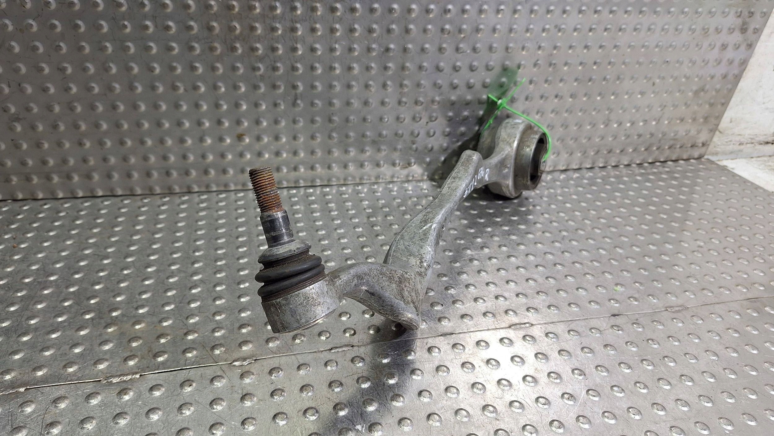 rameno pravý predok 6763704 BMW E81 E82 E87 E88 E89 E90 E91 E92 E93 X1 E84