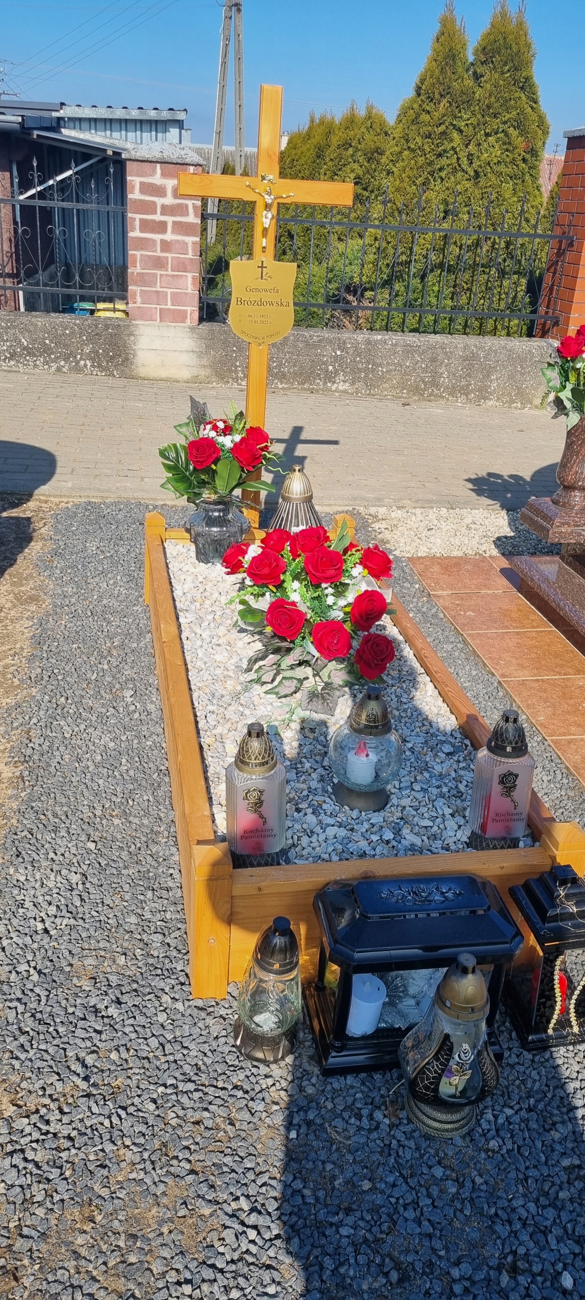 Obudowa grobu podwójna (pomnik tymczasowy) Producent inna