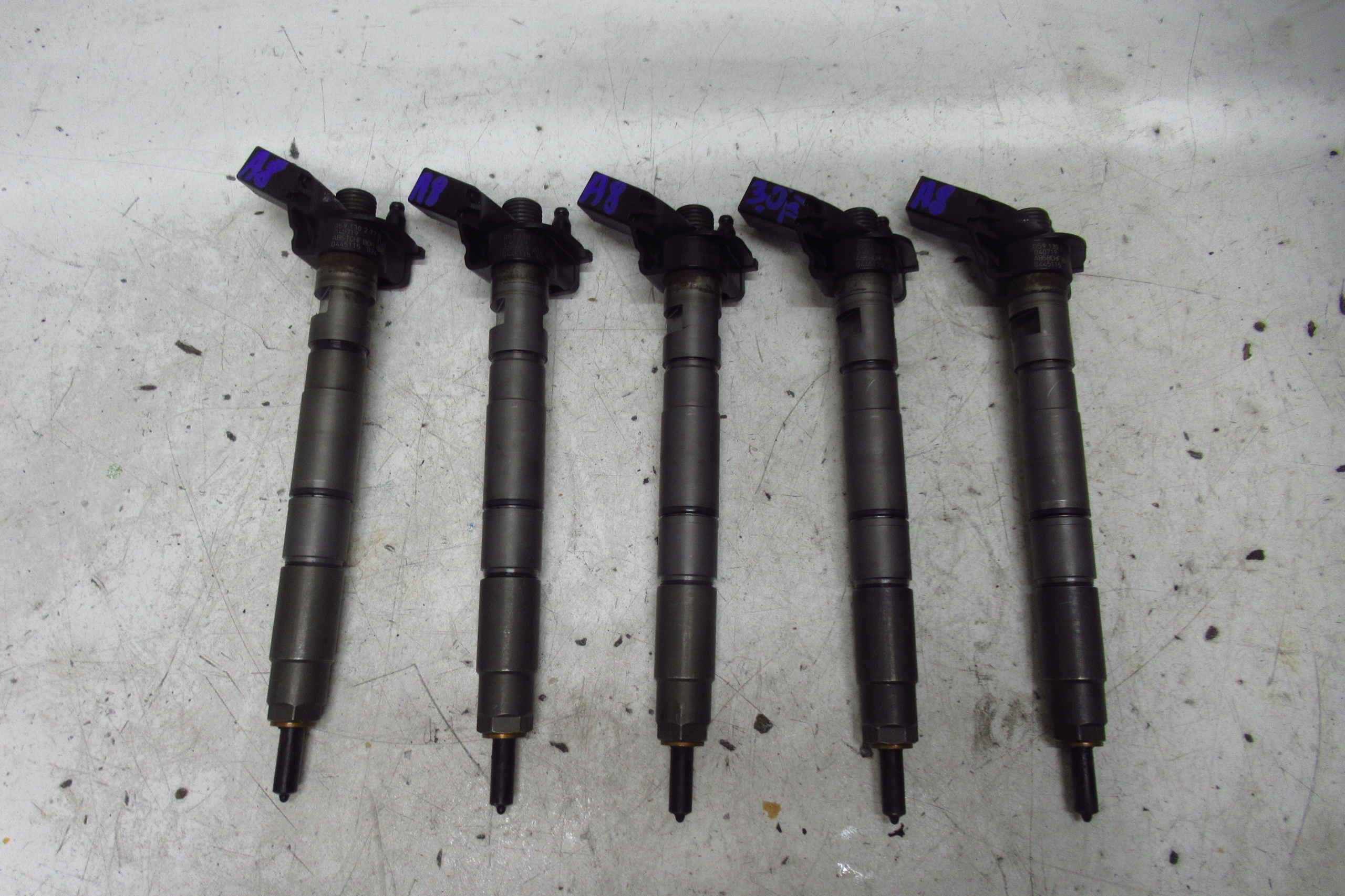 AUDI A8 D3 3.0 TDI injector nozzle 059130277S KOMPLET