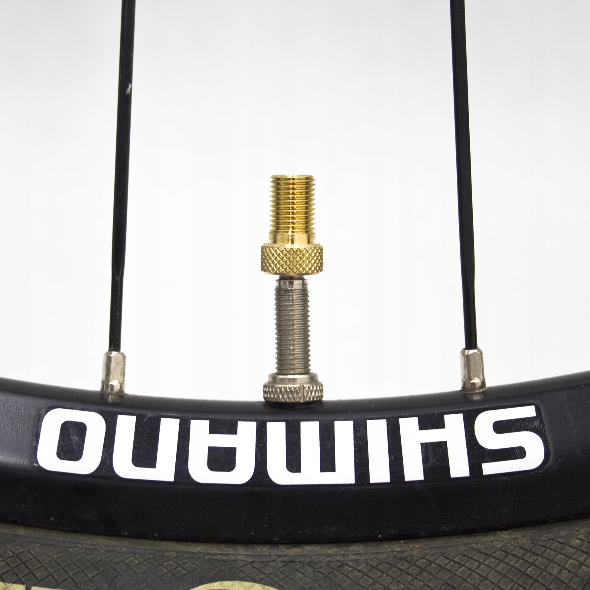 Adapter presta/rowerowy do pompowania na stacji Materiał dominujący metal