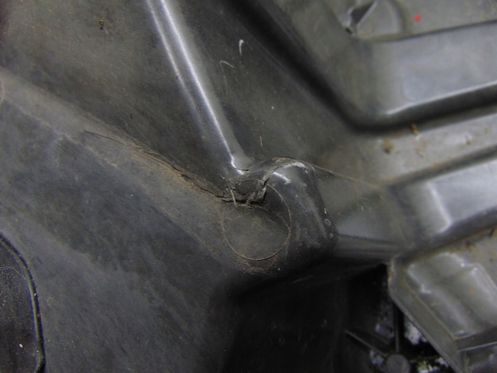 WANNA PAS TYLNY RENAULT MEGANE IV 4 HB 745149909R 745143508R 745143095R Stan opakowania oryginalne