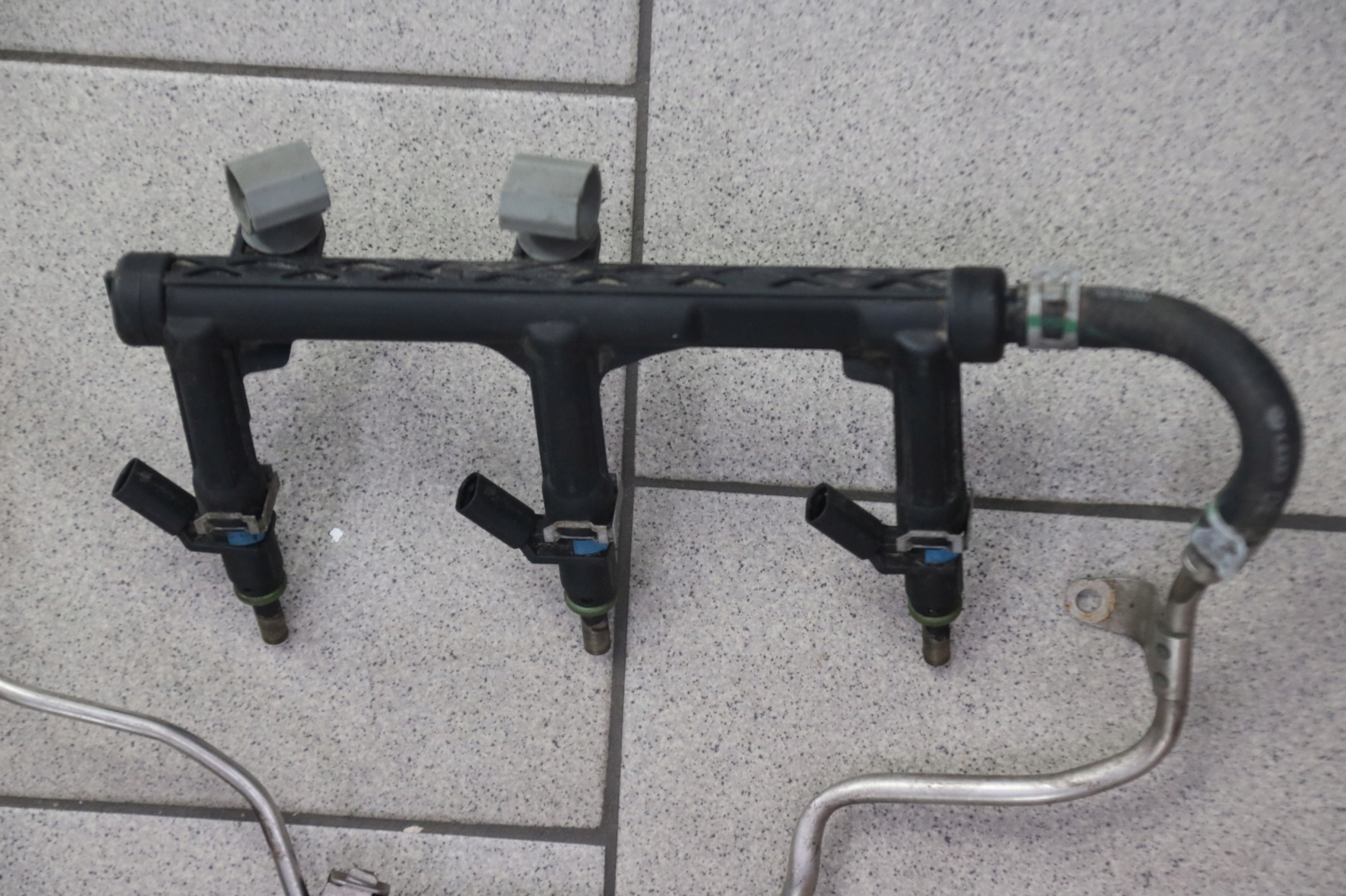 AUDI A8 D4 3,0 TFSI Rampe injection Injecteurs 06E133682C
