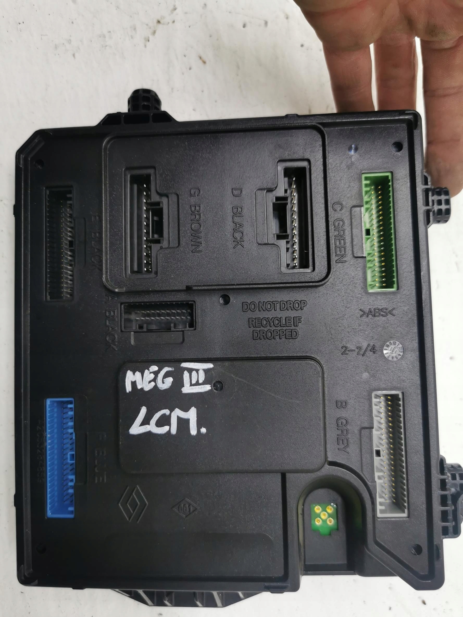 module BCM RENAULT MEGANE III 1.5 DCI 284B12041R
